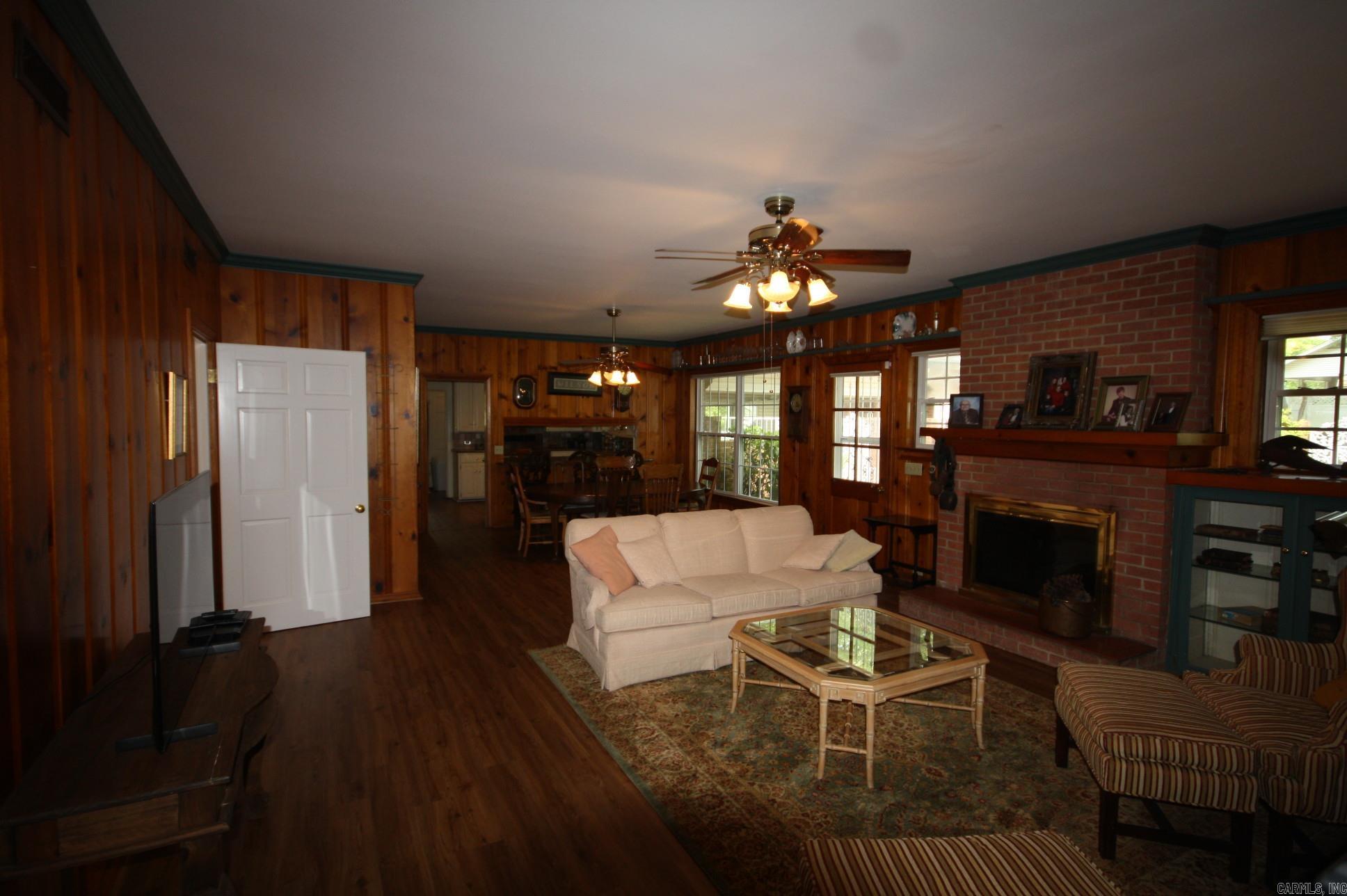 524 W Sypert Street Nashville, AR 71852