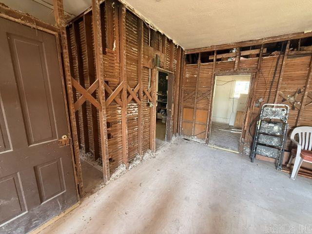 400 N Estes  Yellville, AR