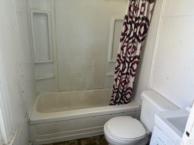 400 N Estes  Yellville, AR