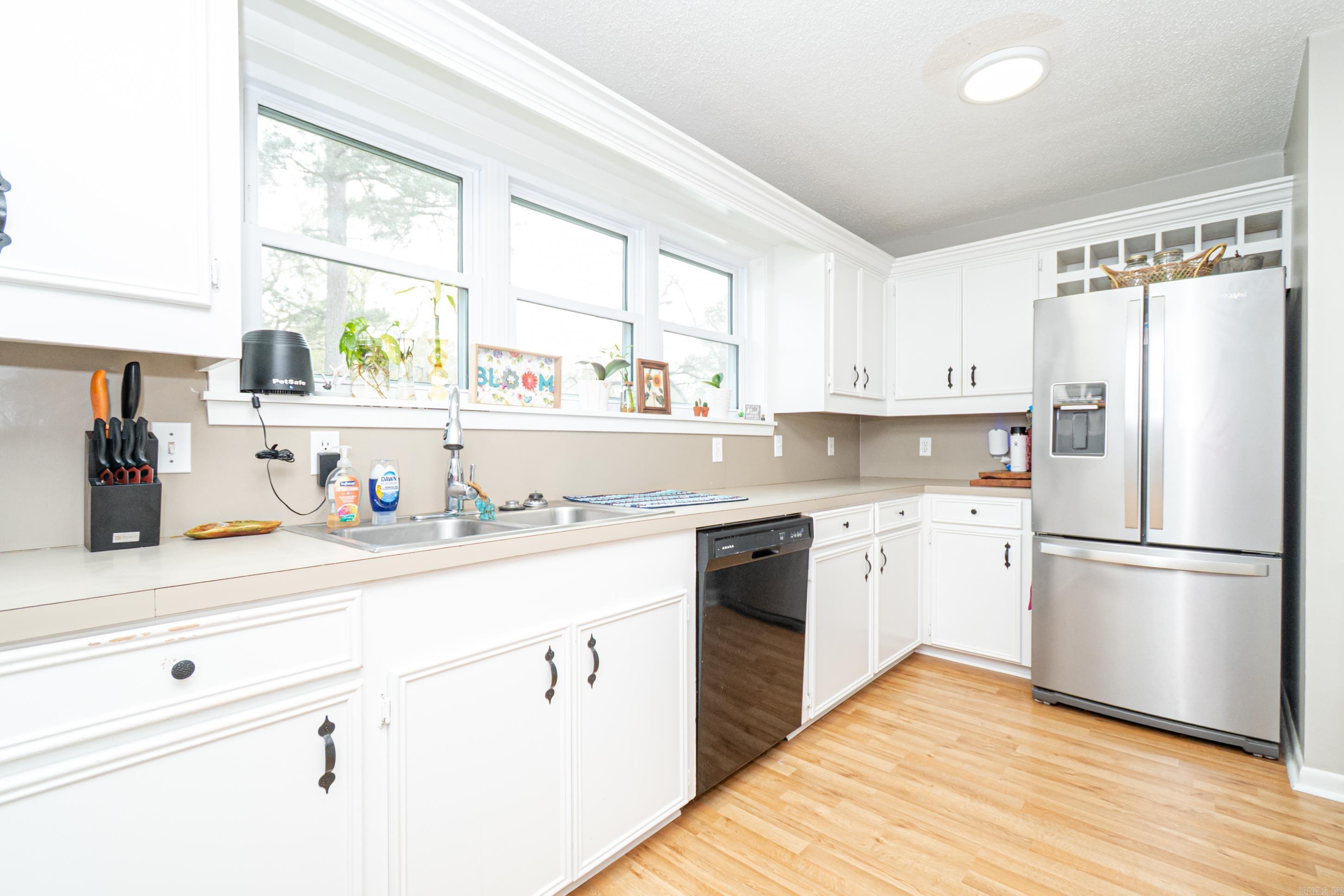 286 Woodland Dr  Junction City, AR