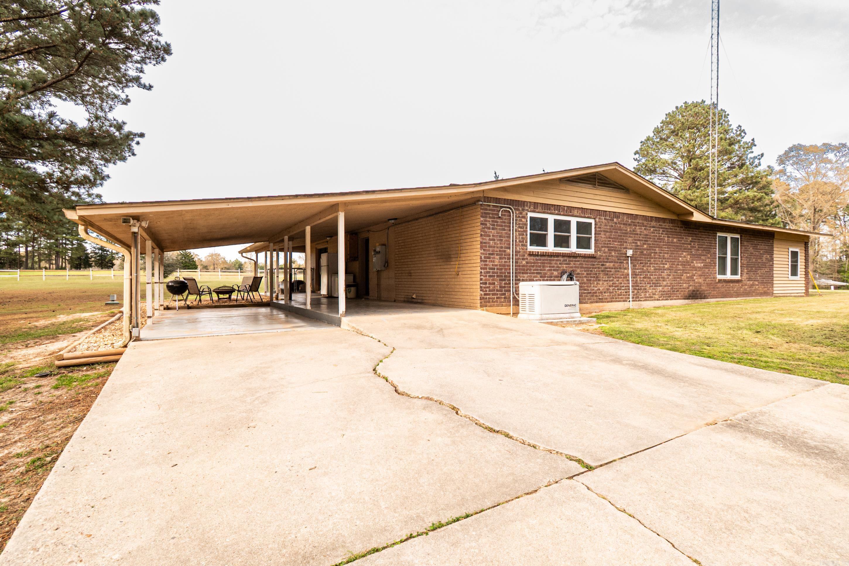 286 Woodland Dr  Junction City, AR