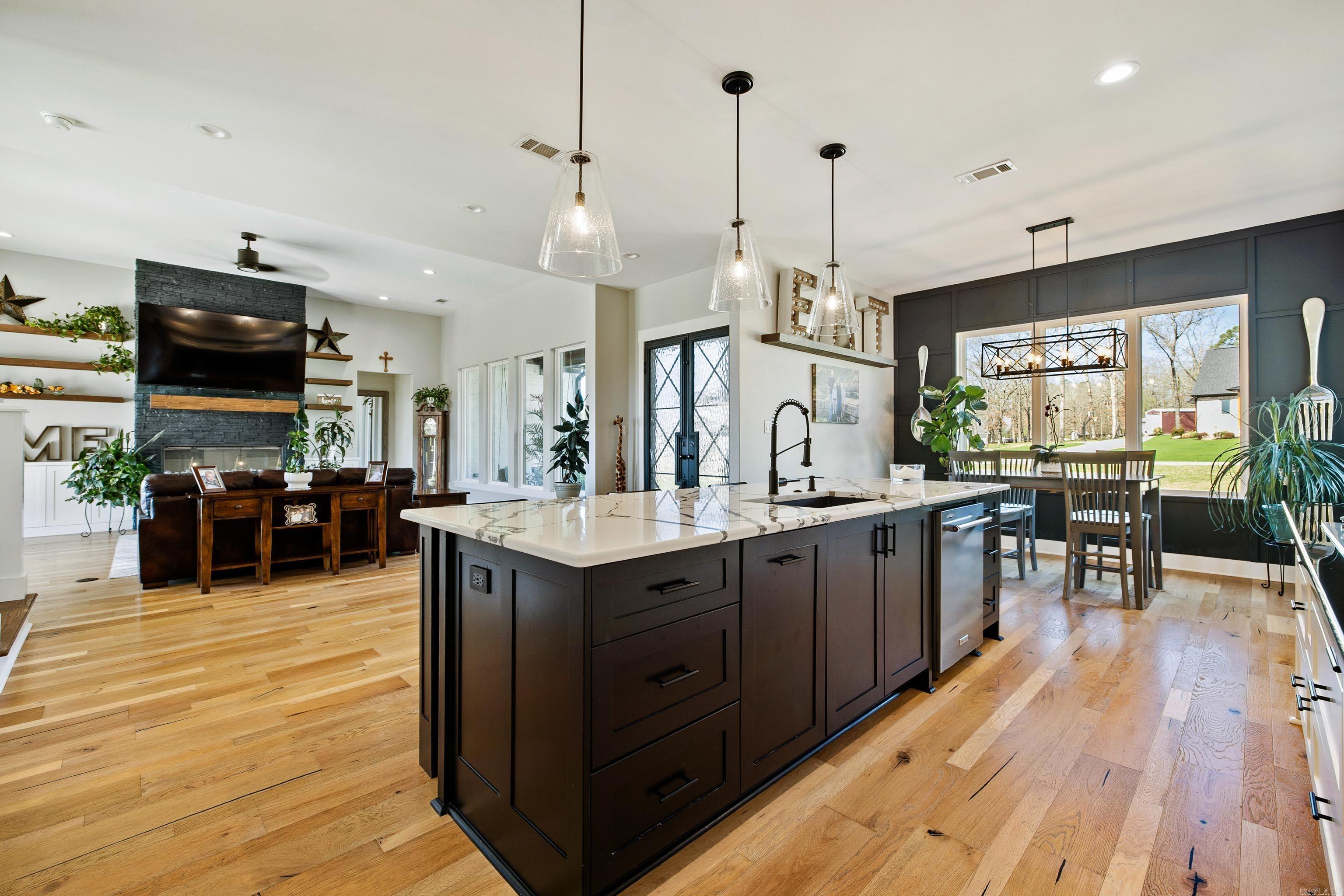 9103 Red Barn  Alexander, AR