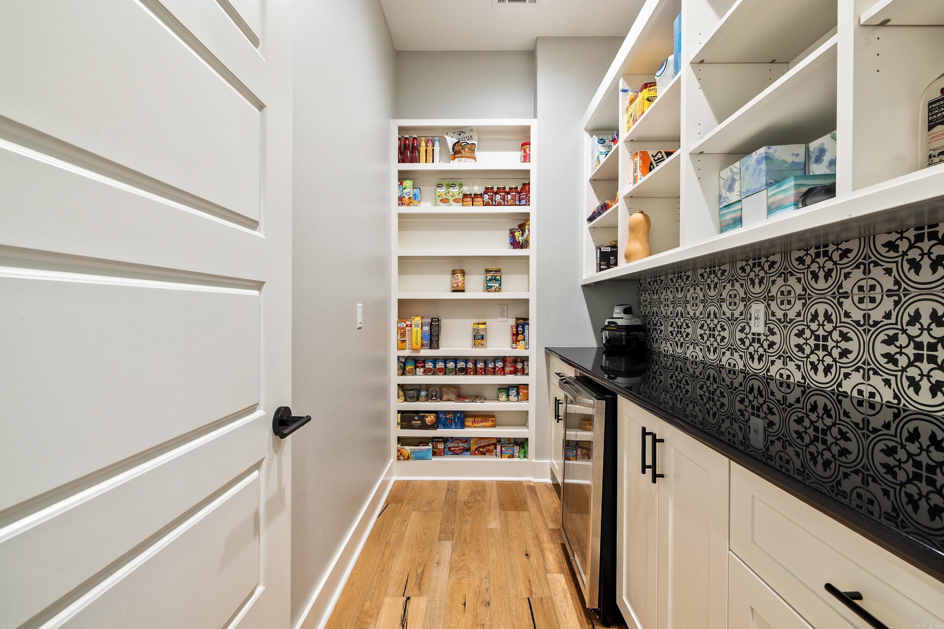 9103 Red Barn  Alexander, AR