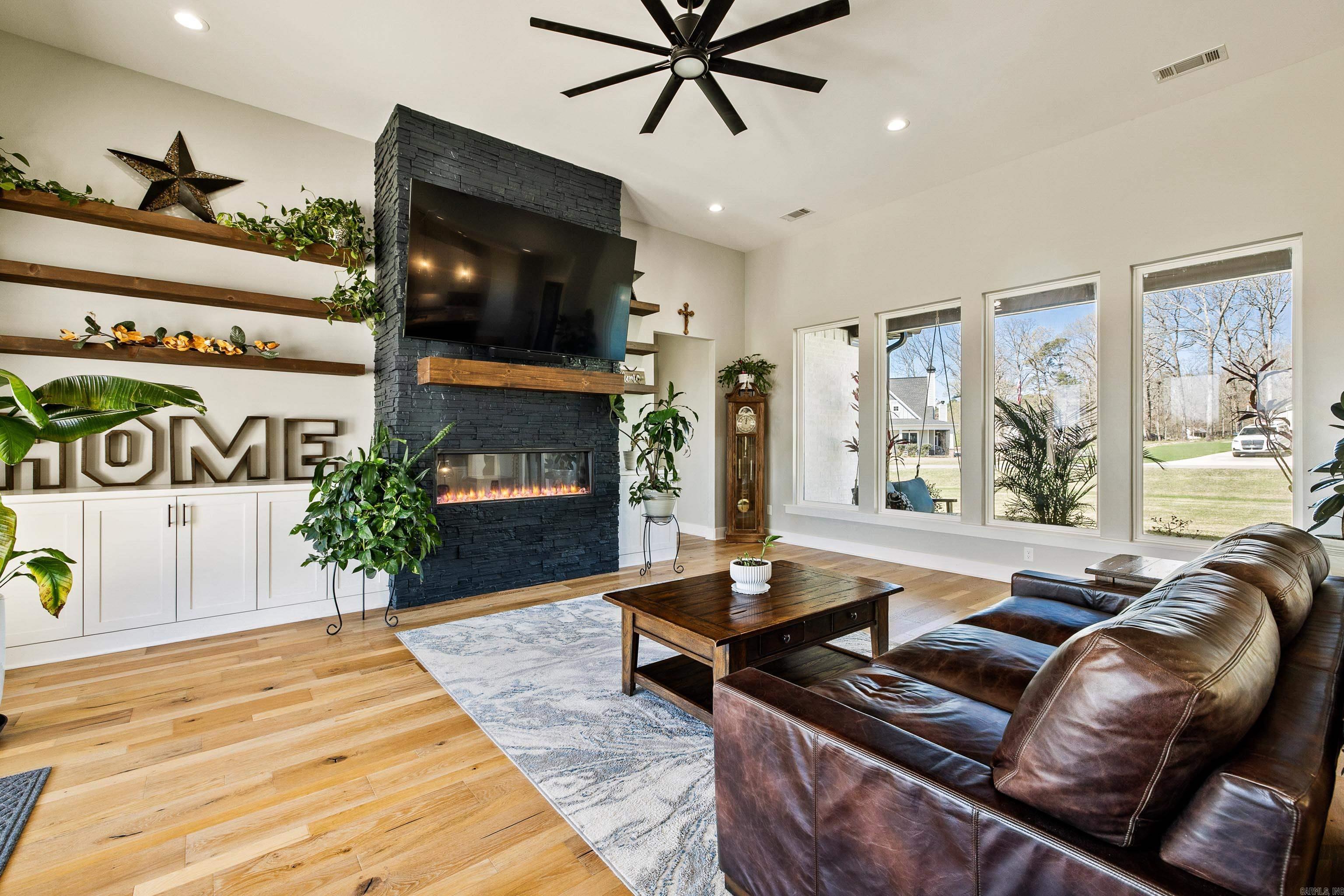 9103 Red Barn  Alexander, AR