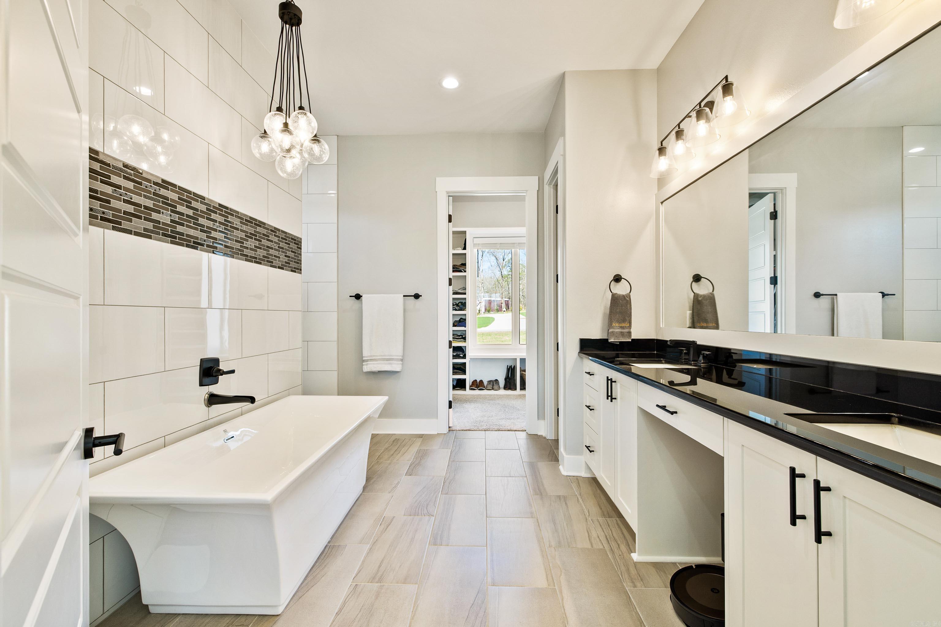 9103 Red Barn  Alexander, AR