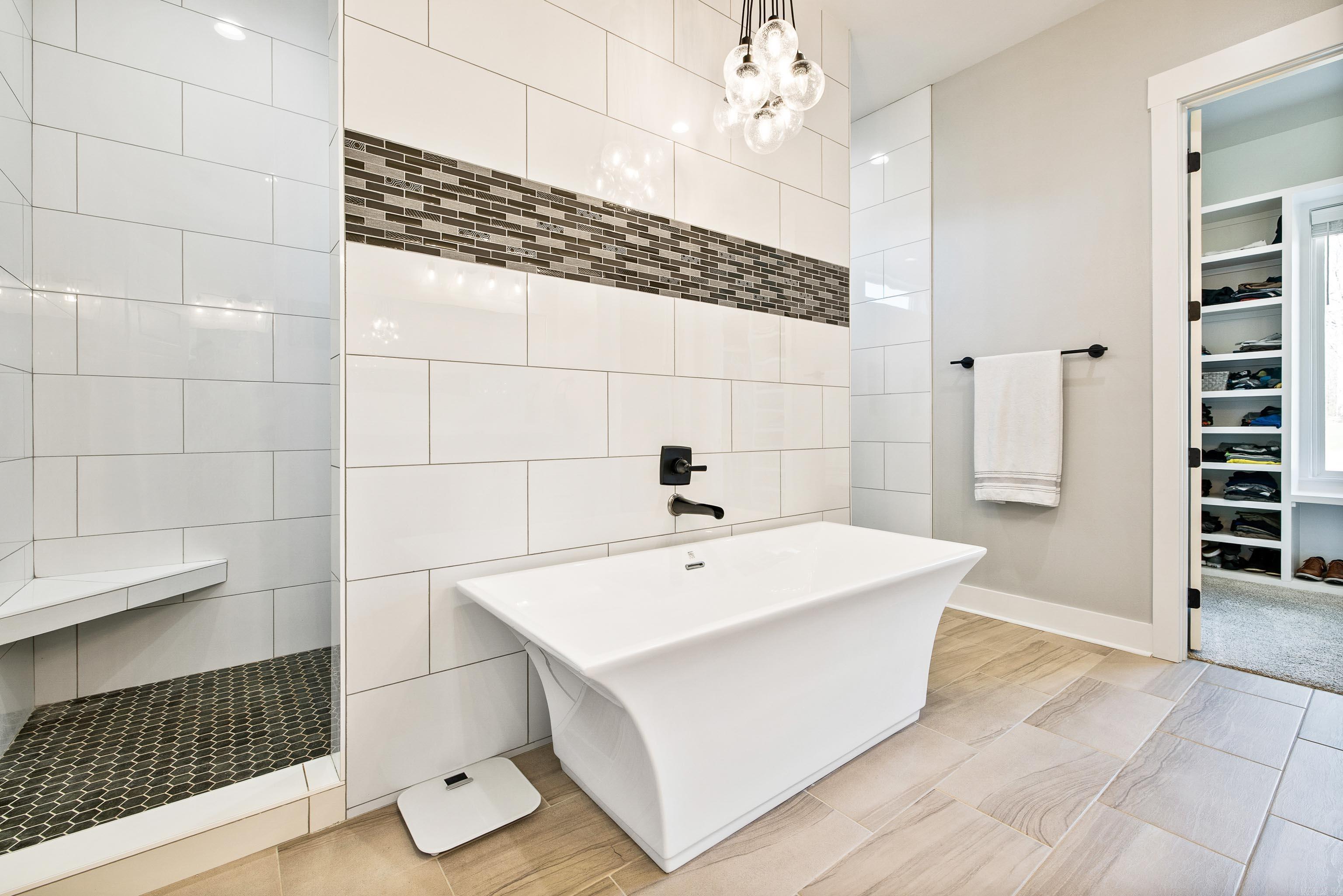 9103 Red Barn  Alexander, AR