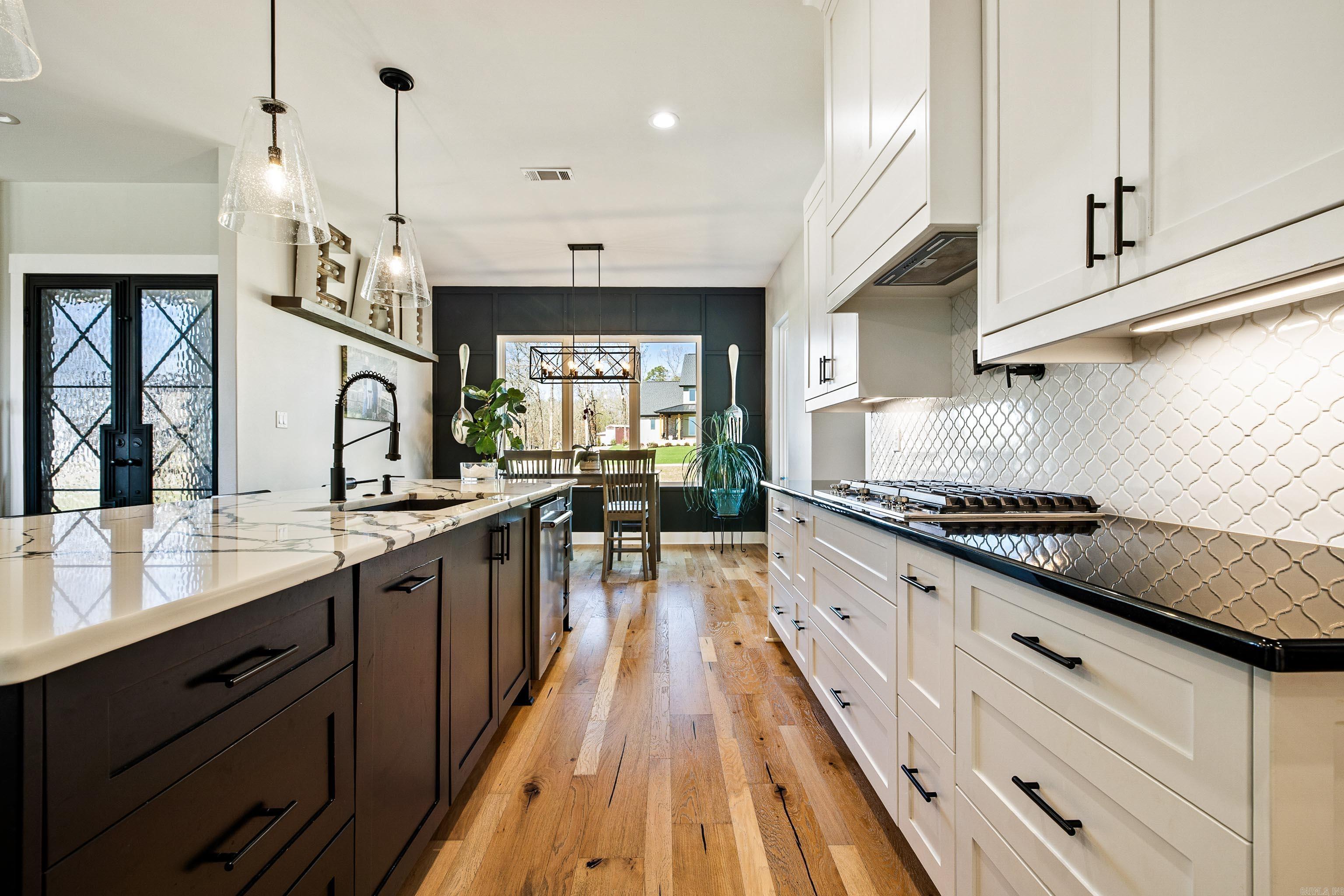 9103 Red Barn  Alexander, AR