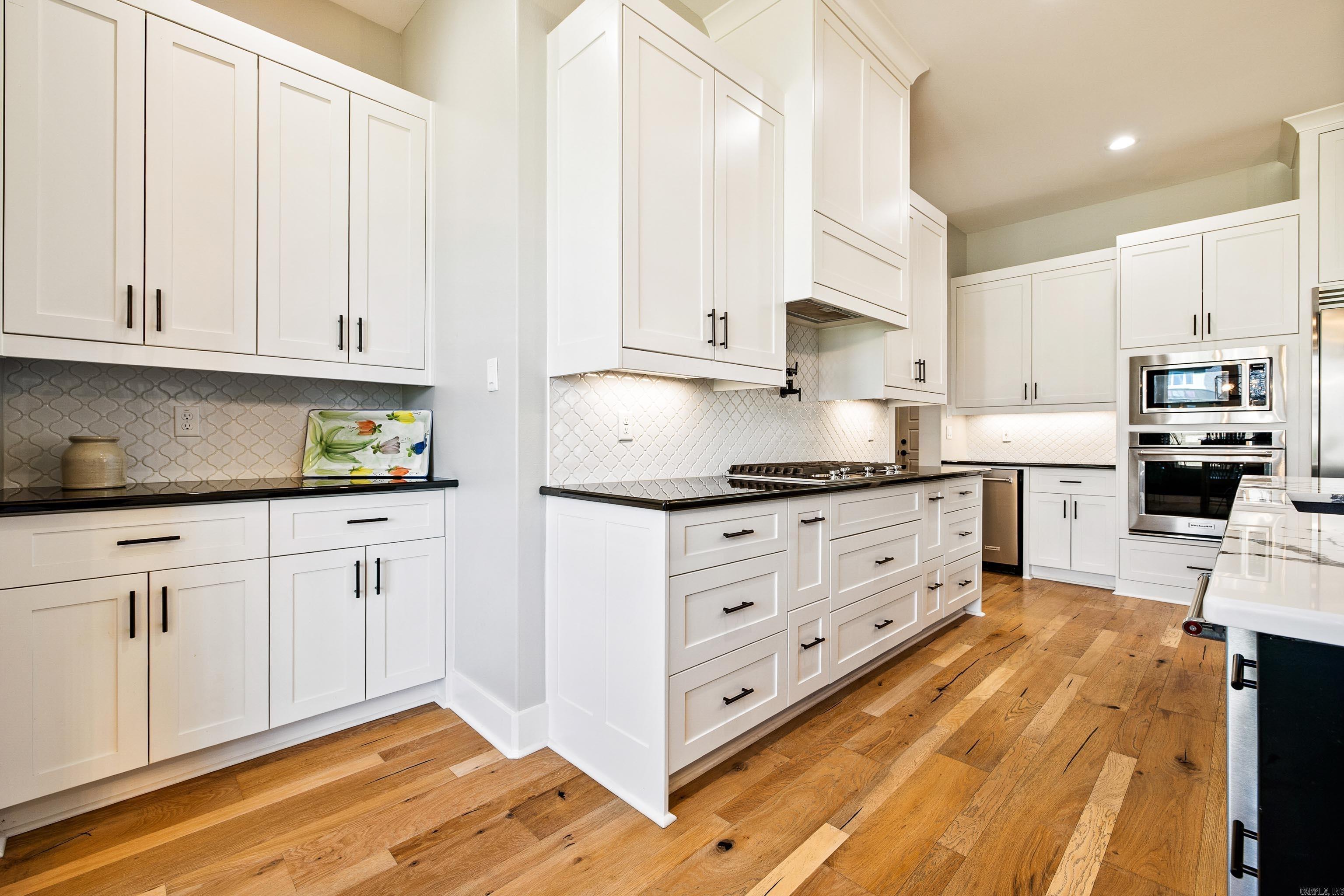 9103 Red Barn  Alexander, AR