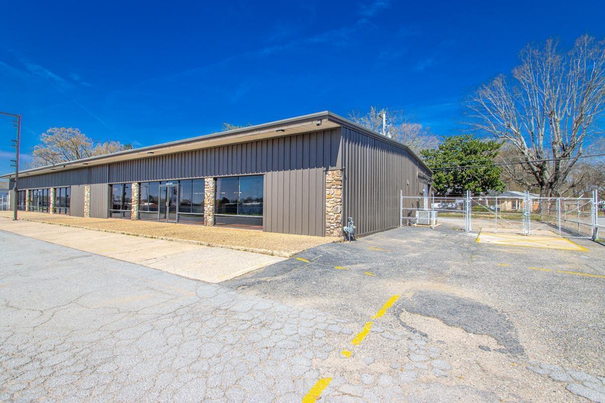 15522 W South St  Benton, AR