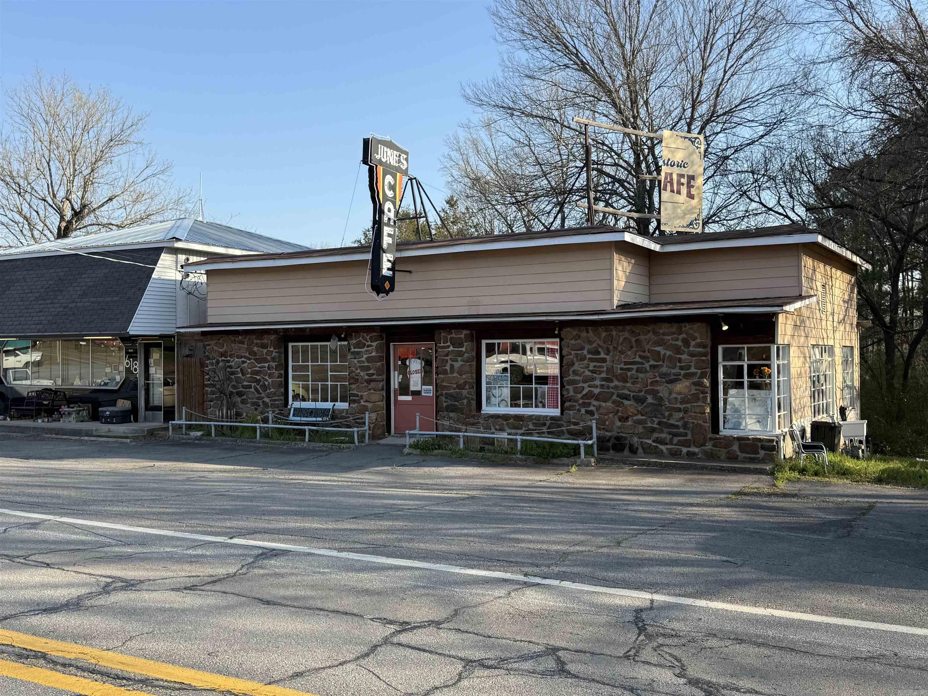 614 HWY 65 B  Clinton, AR