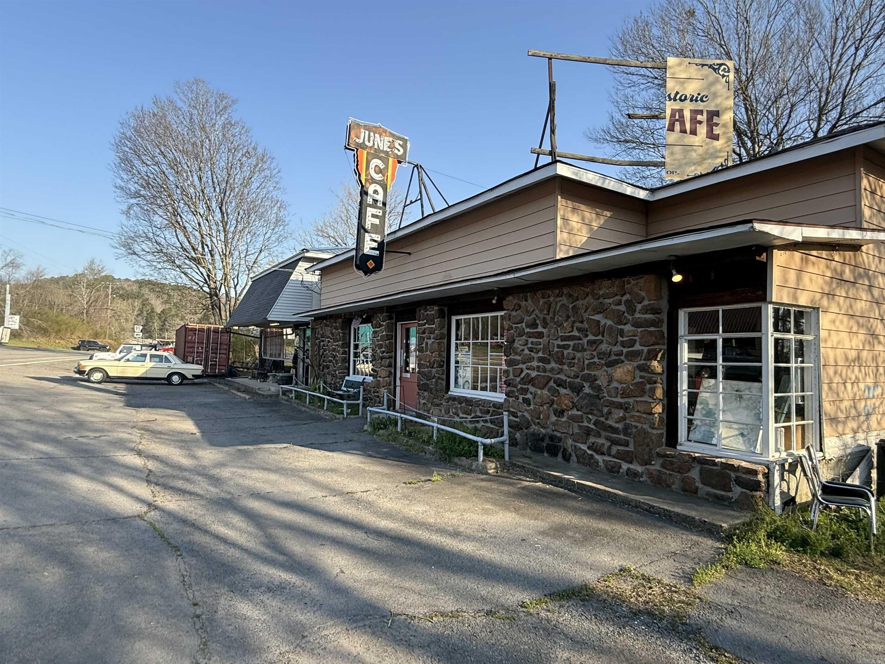 614 HWY 65 B  Clinton, AR