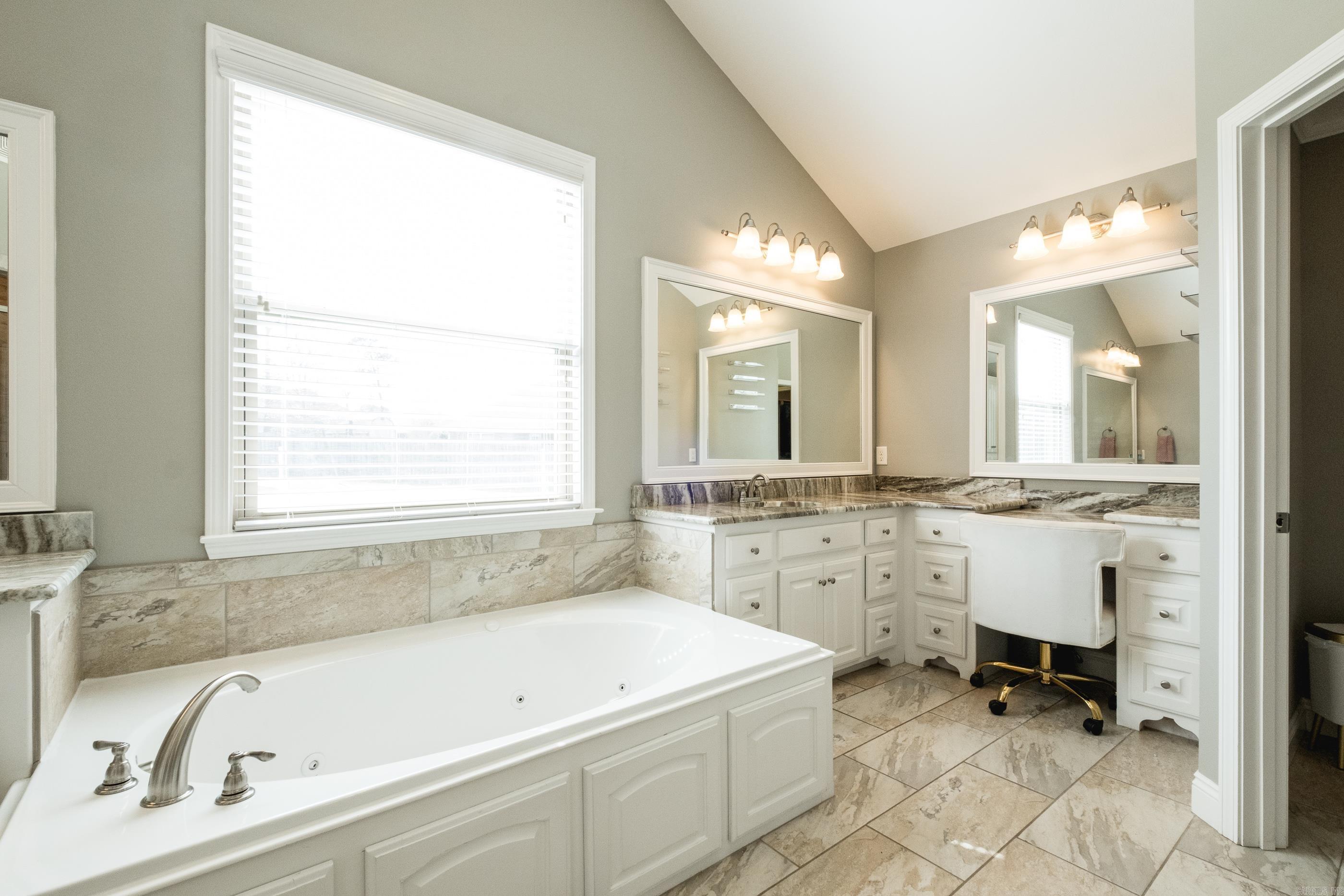 3115 Tobiano  Benton, AR