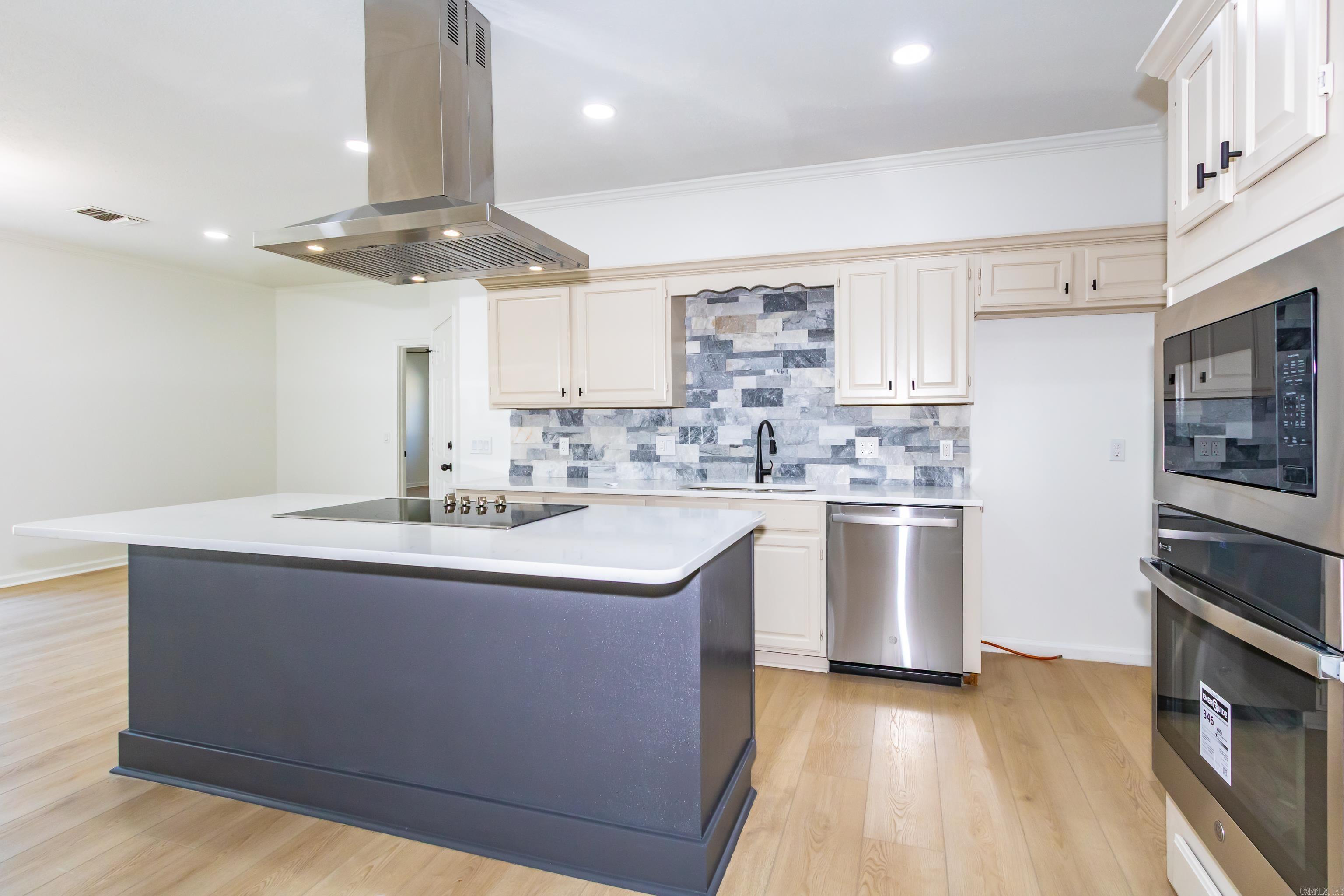 8700 OLD WARREN  Pine Bluff, AR