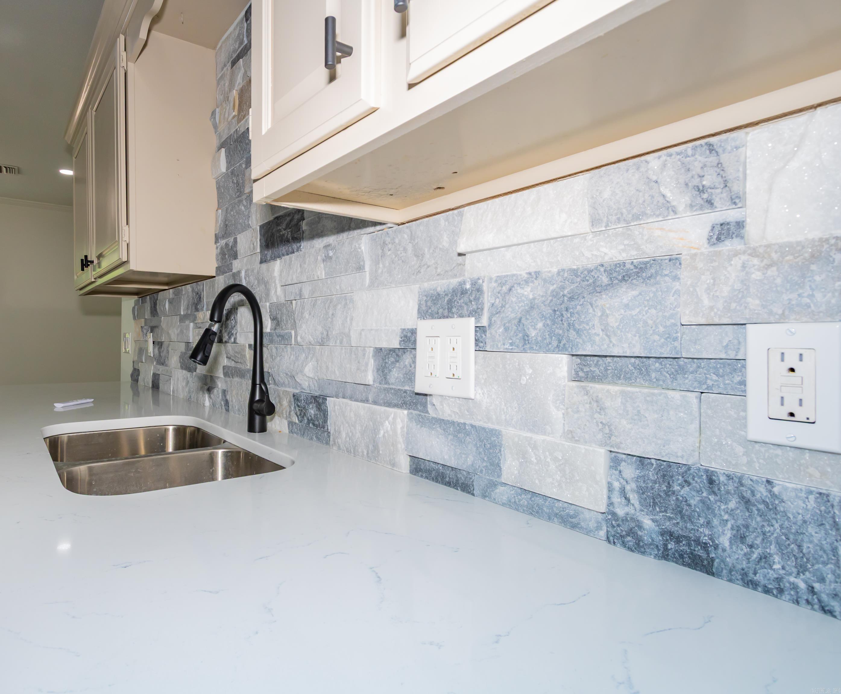 8700 OLD WARREN  Pine Bluff, AR