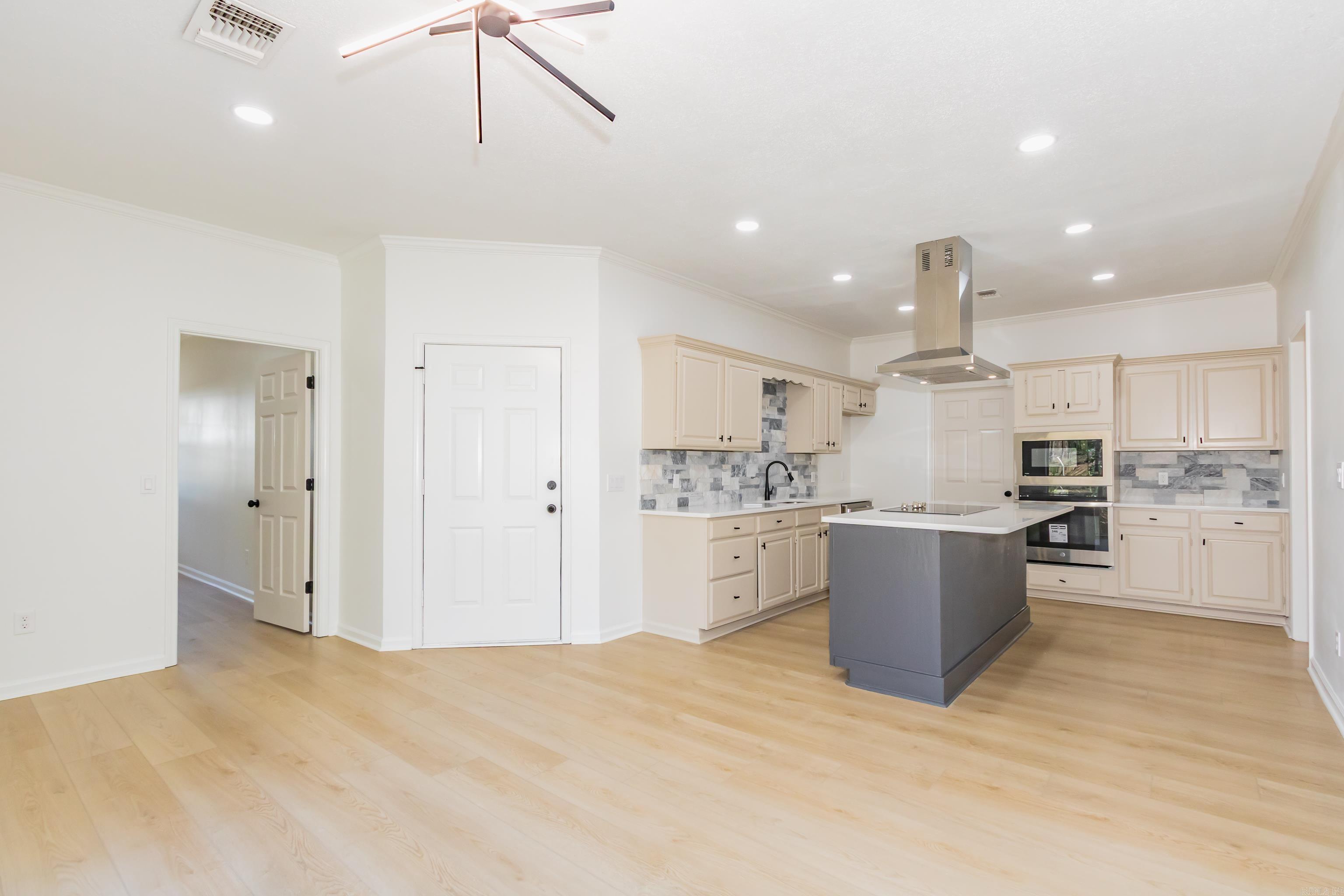 8700 OLD WARREN  Pine Bluff, AR