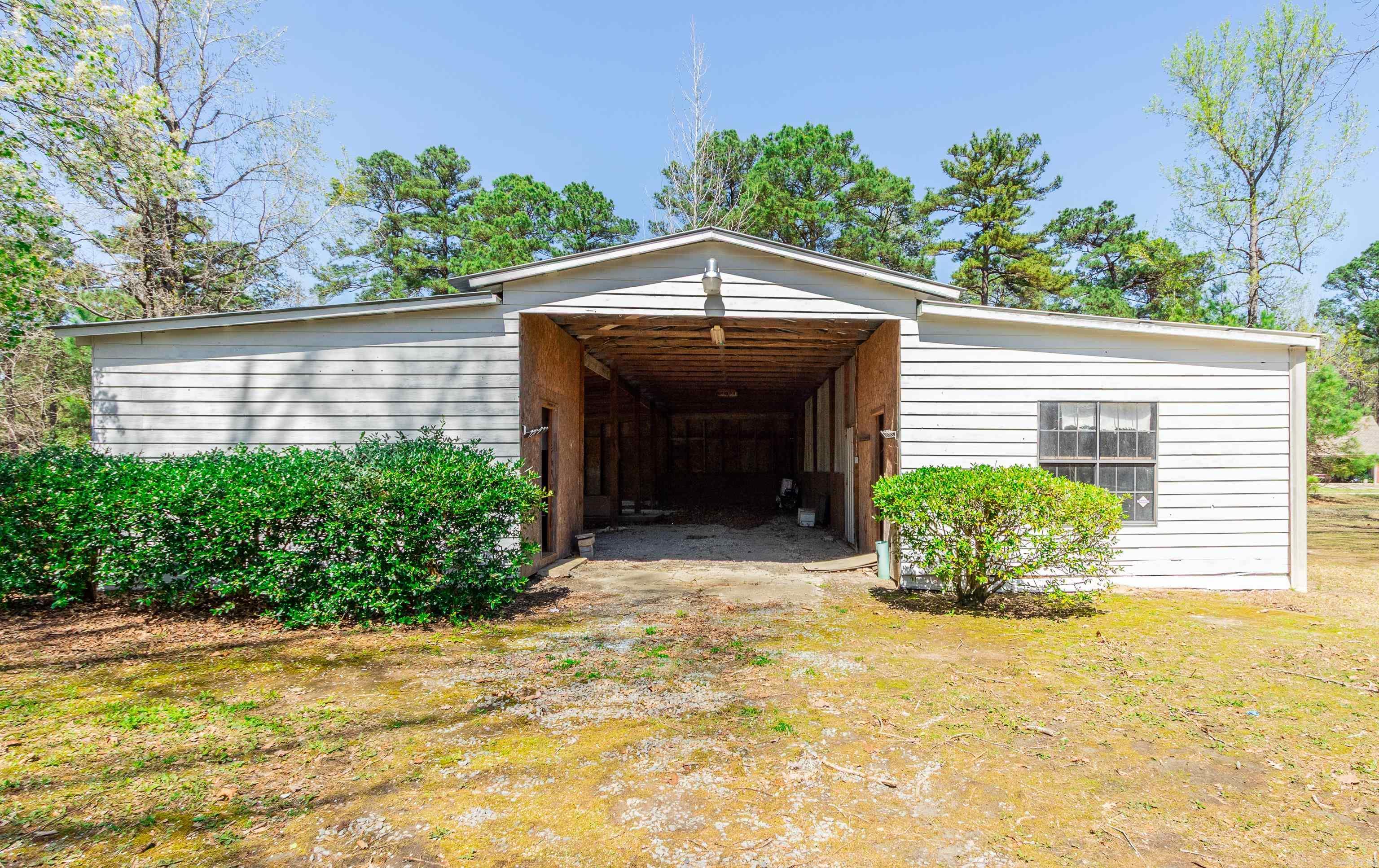 8700 OLD WARREN  Pine Bluff, AR