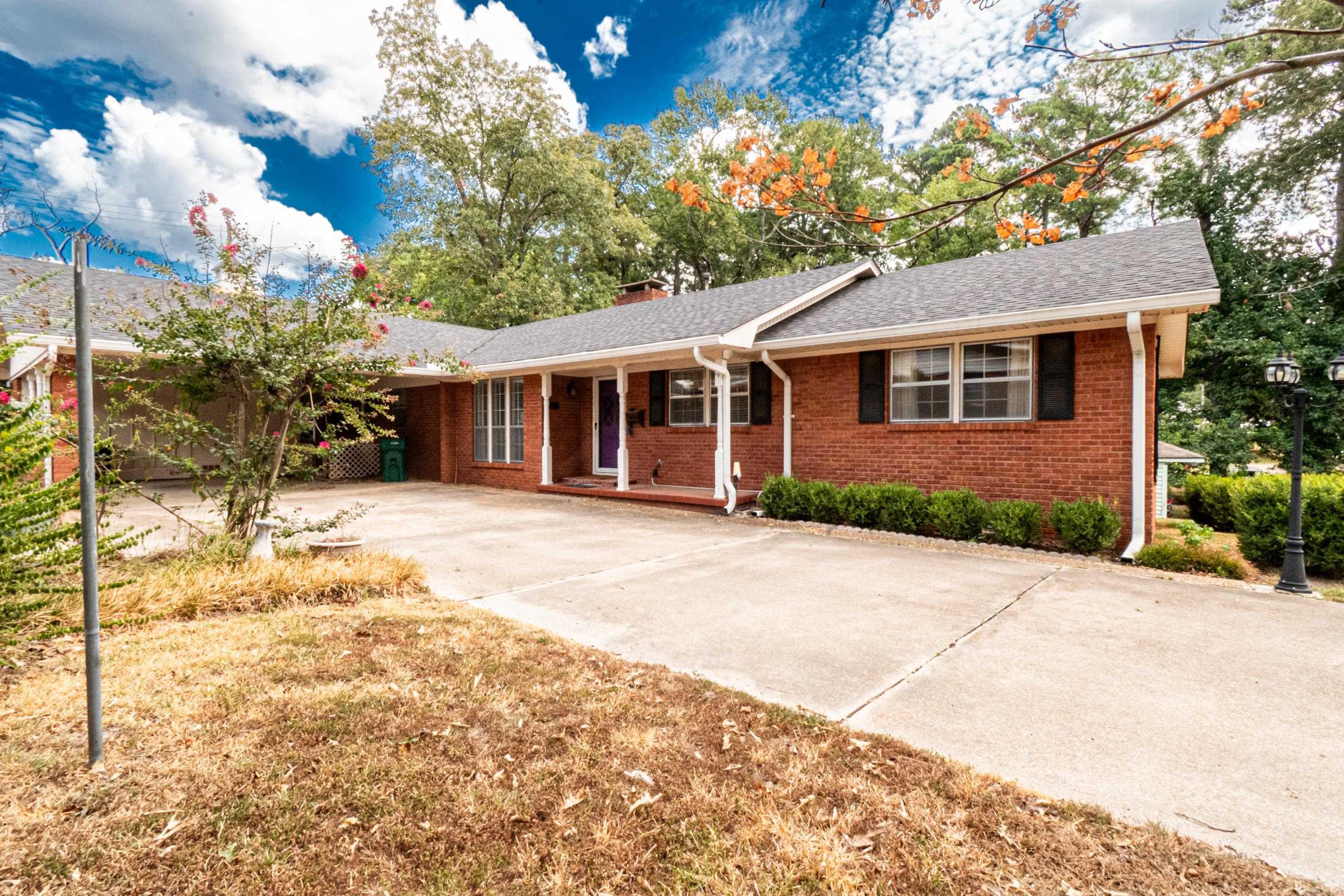 1616 W Oak St  El Dorado, AR
