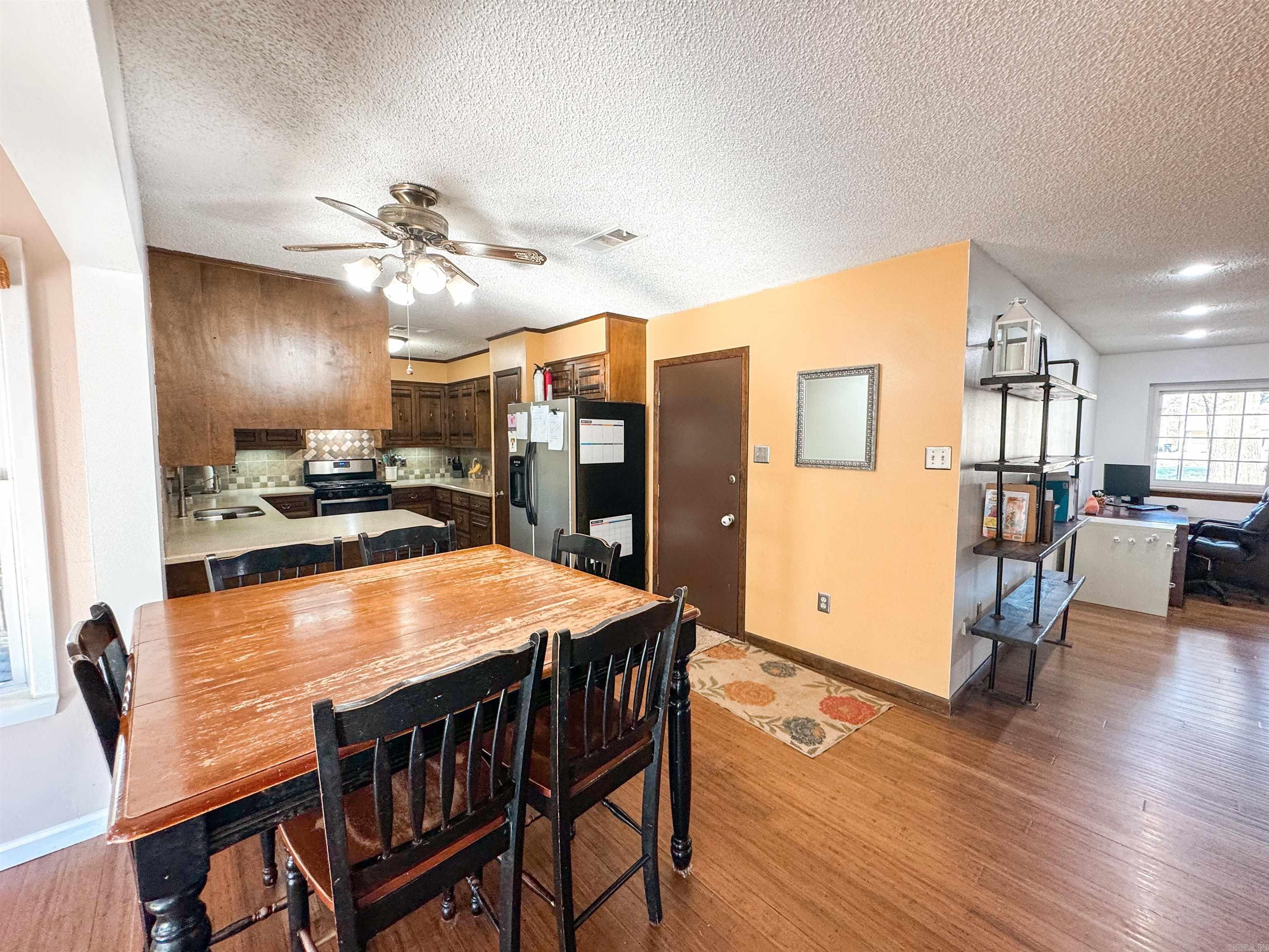 155 N Valley Rd  Searcy, AR