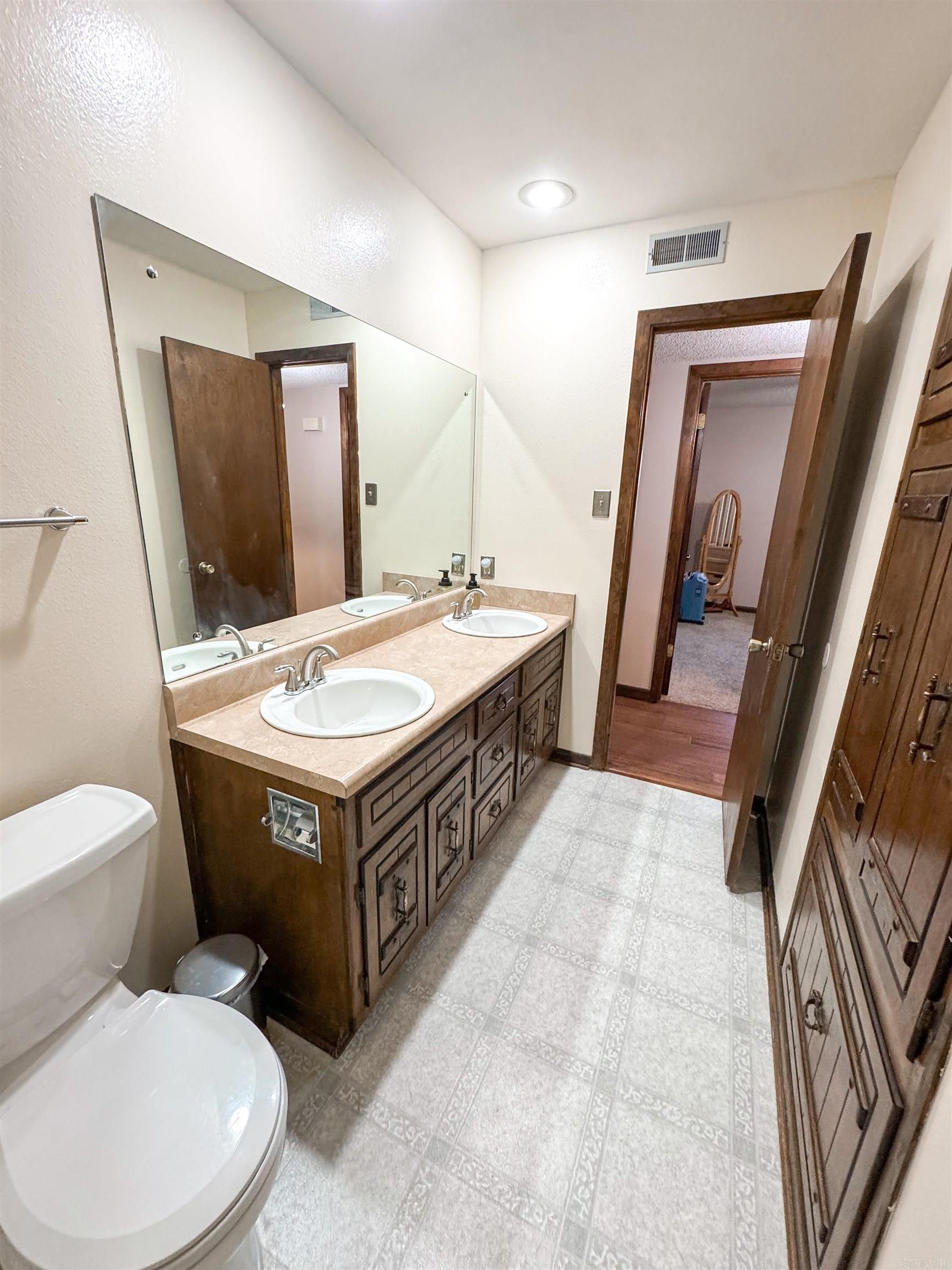 155 N Valley Rd  Searcy, AR