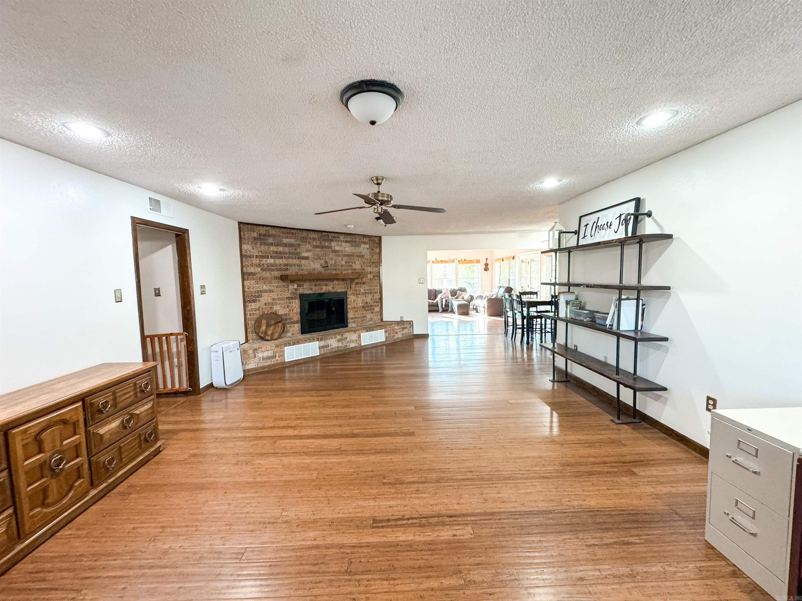 155 N Valley Rd  Searcy, AR