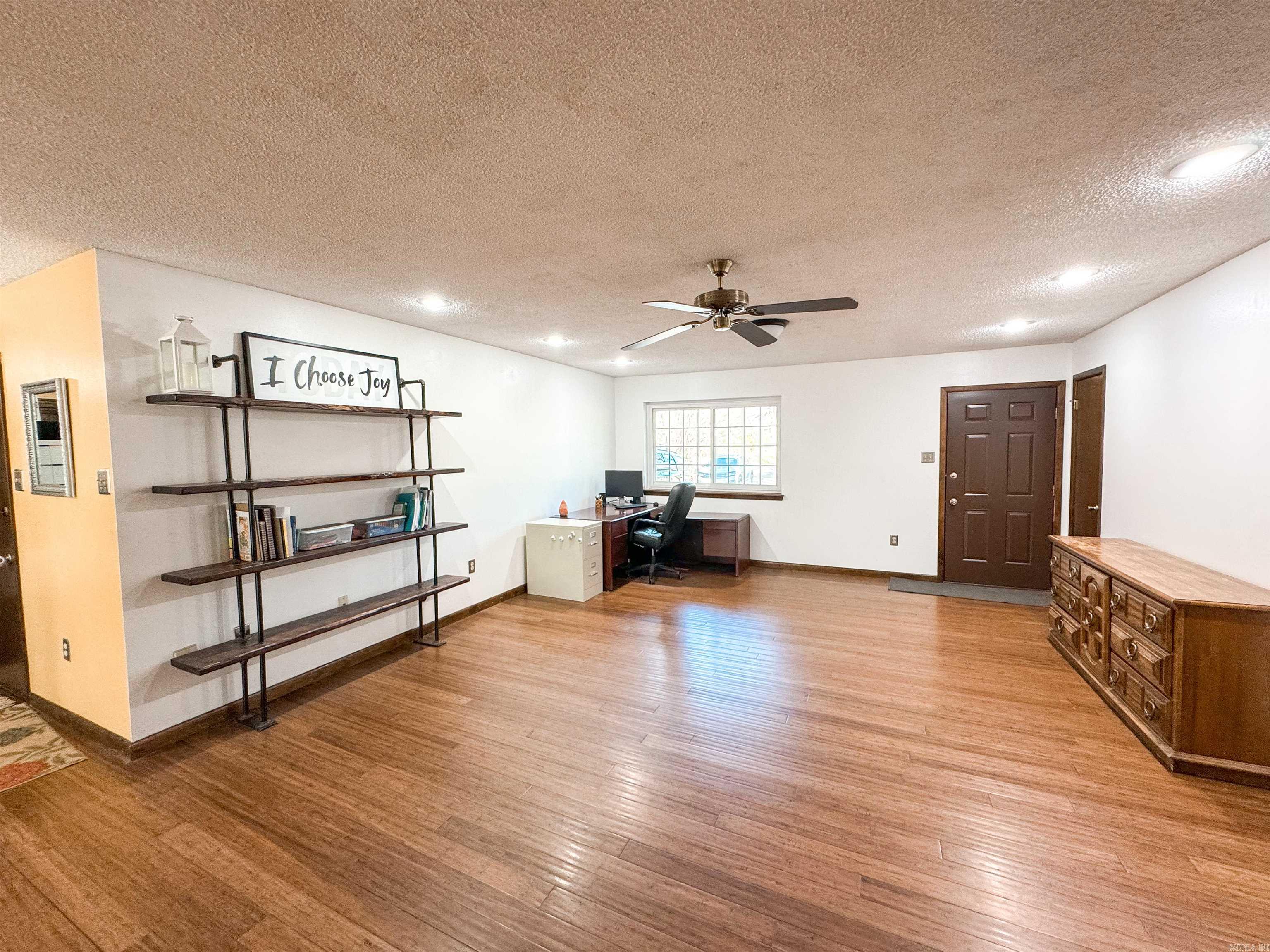 155 N Valley Rd  Searcy, AR