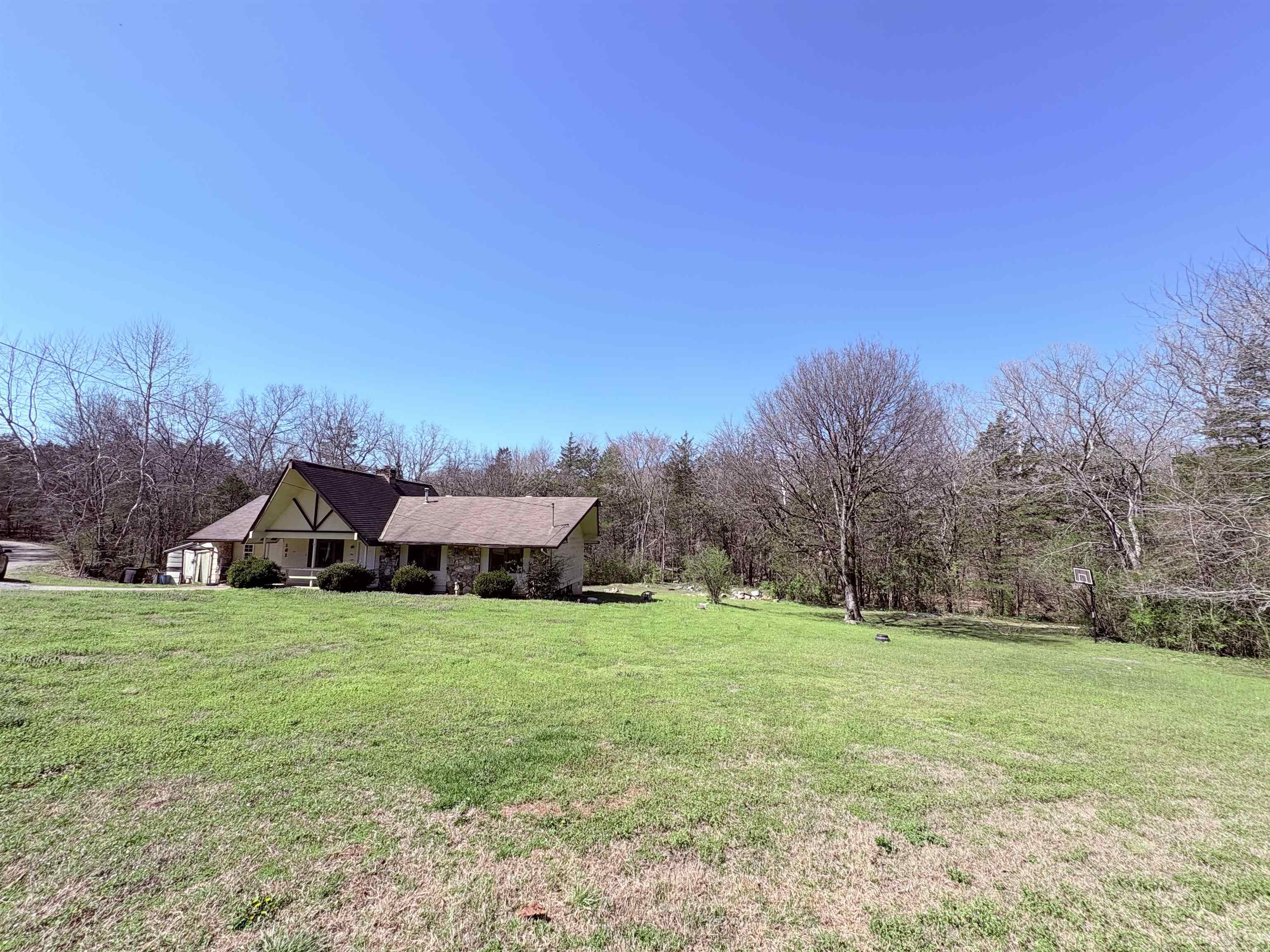 161 Cherokee  Cherokee Village, AR