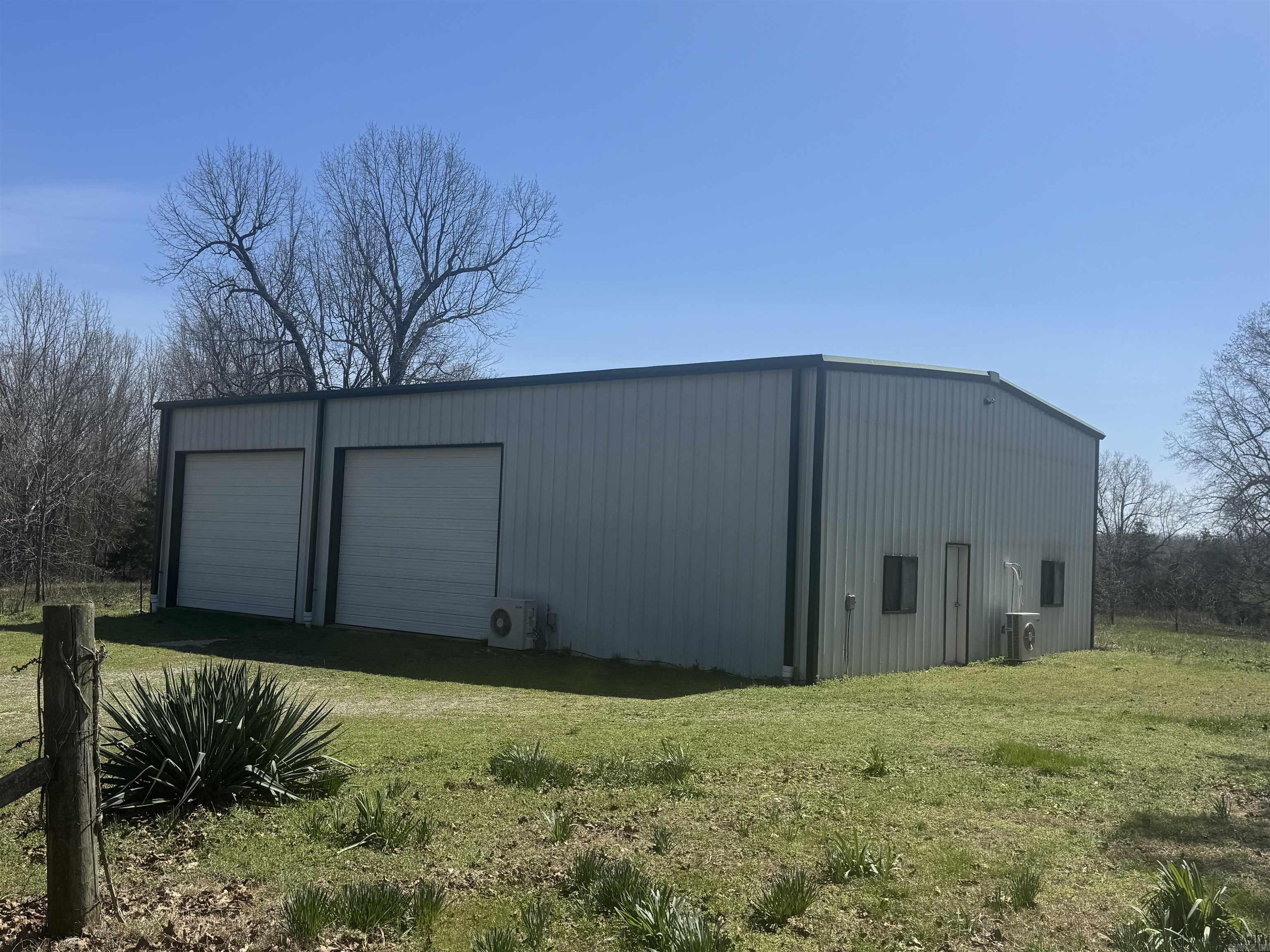 86 Center  Elizabeth, AR