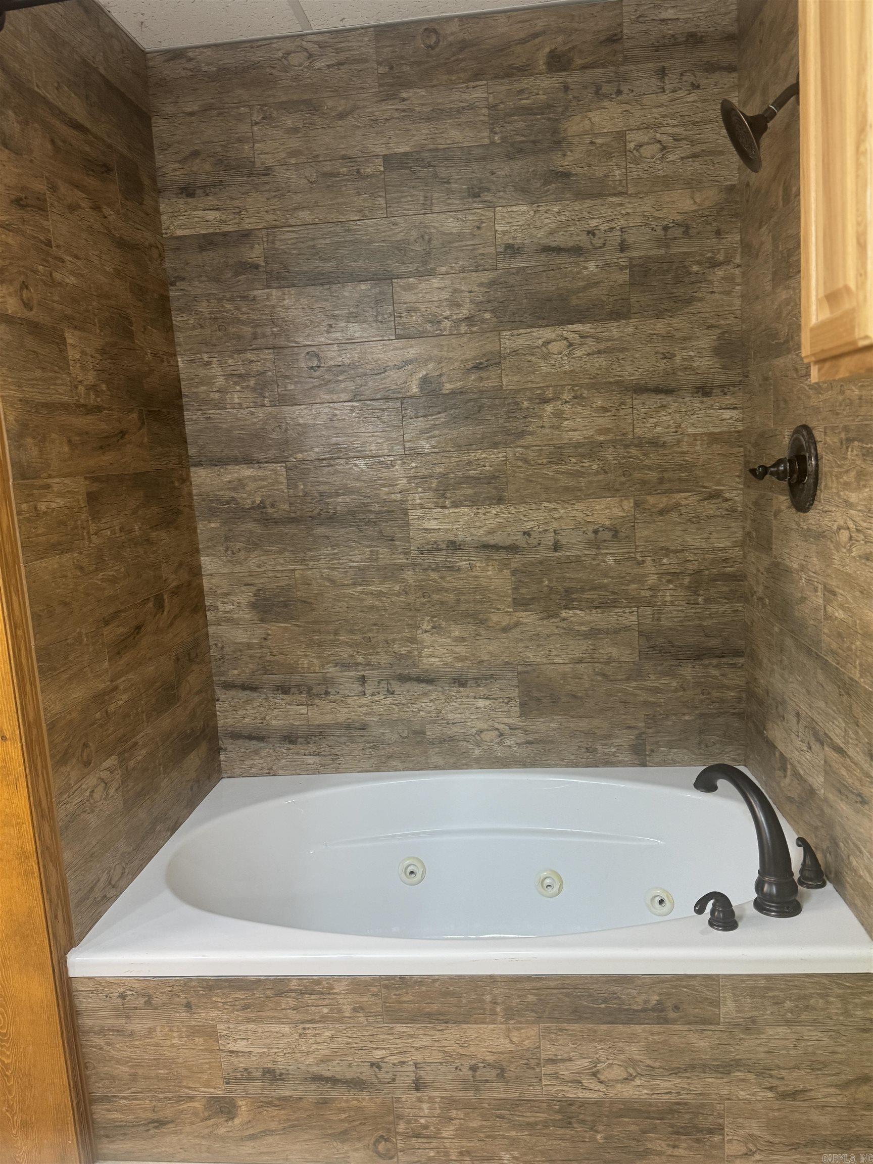 86 Center  Elizabeth, AR