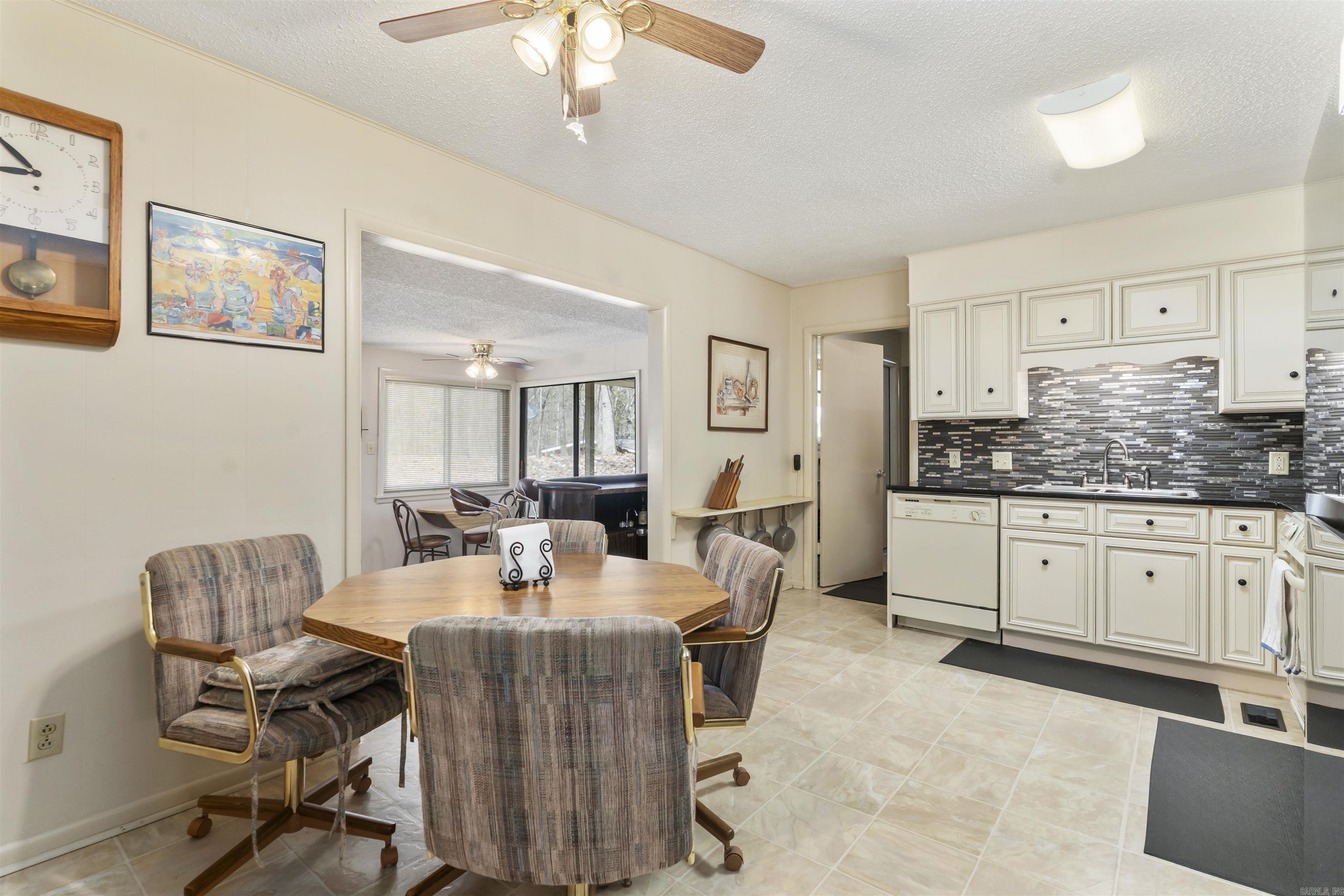 3 Valls  Hot Springs Village, AR