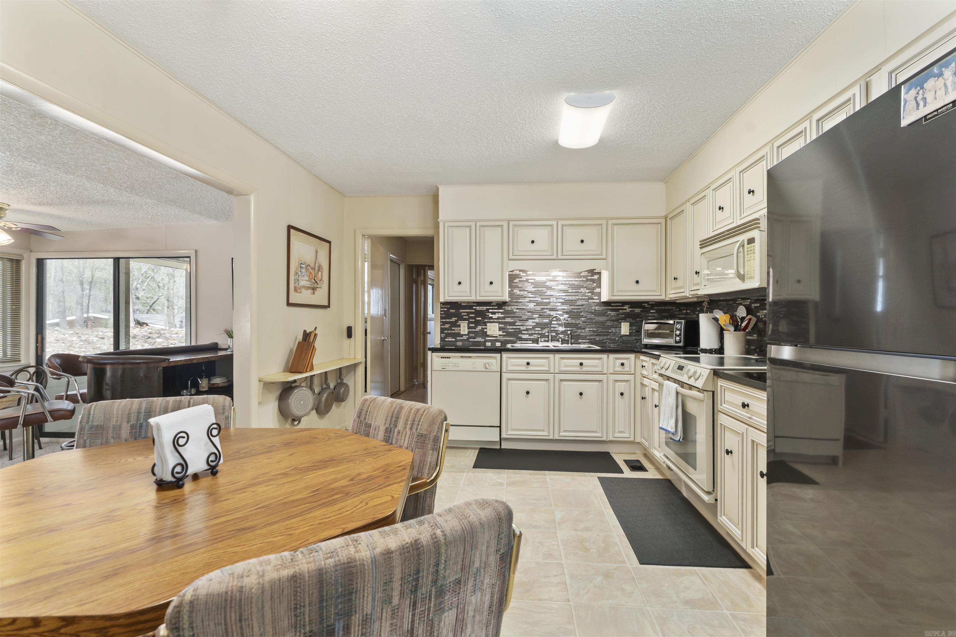 3 Valls  Hot Springs Village, AR