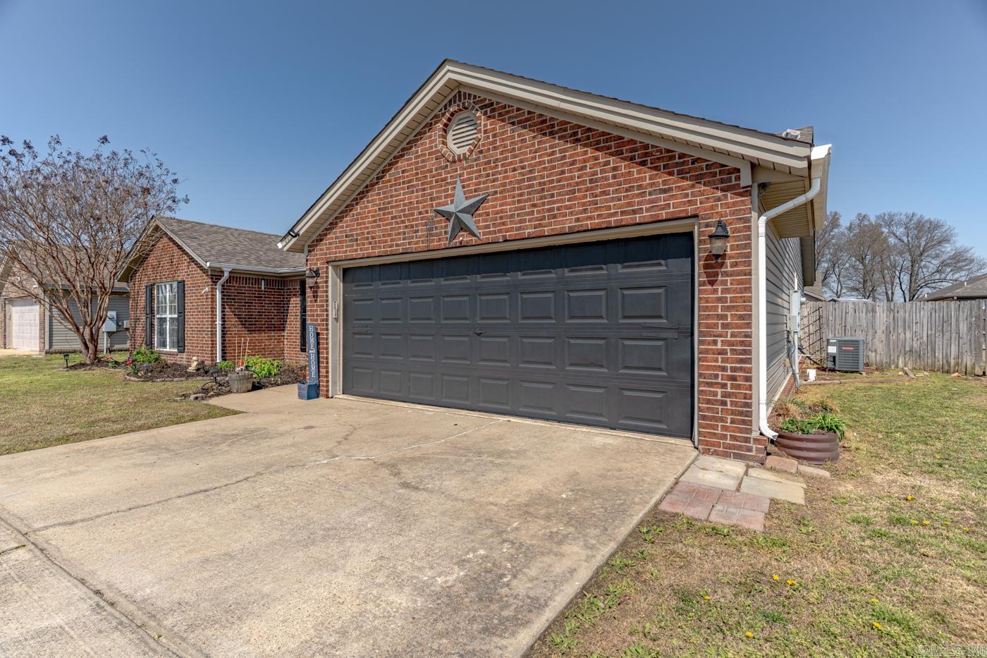 6032 Whitecliff Dr  Jonesboro, AR