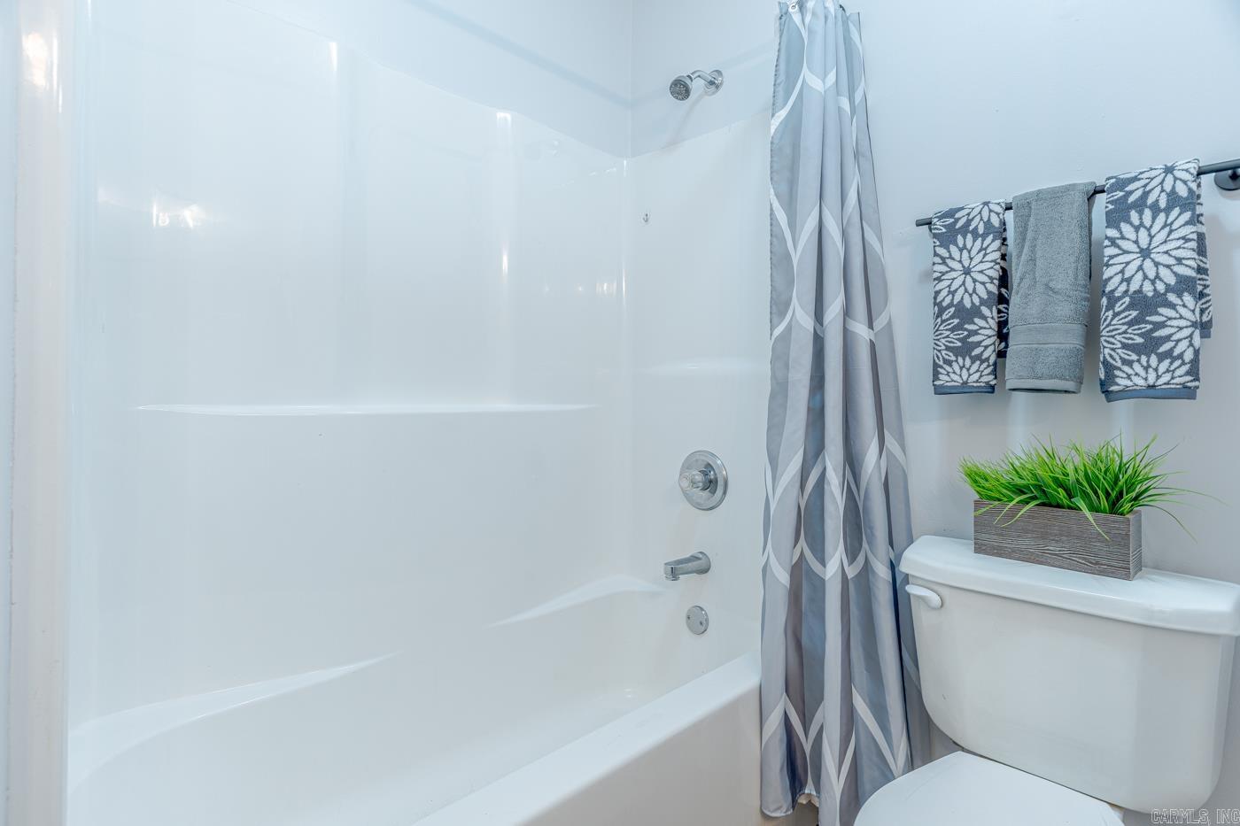 6032 Whitecliff Dr  Jonesboro, AR