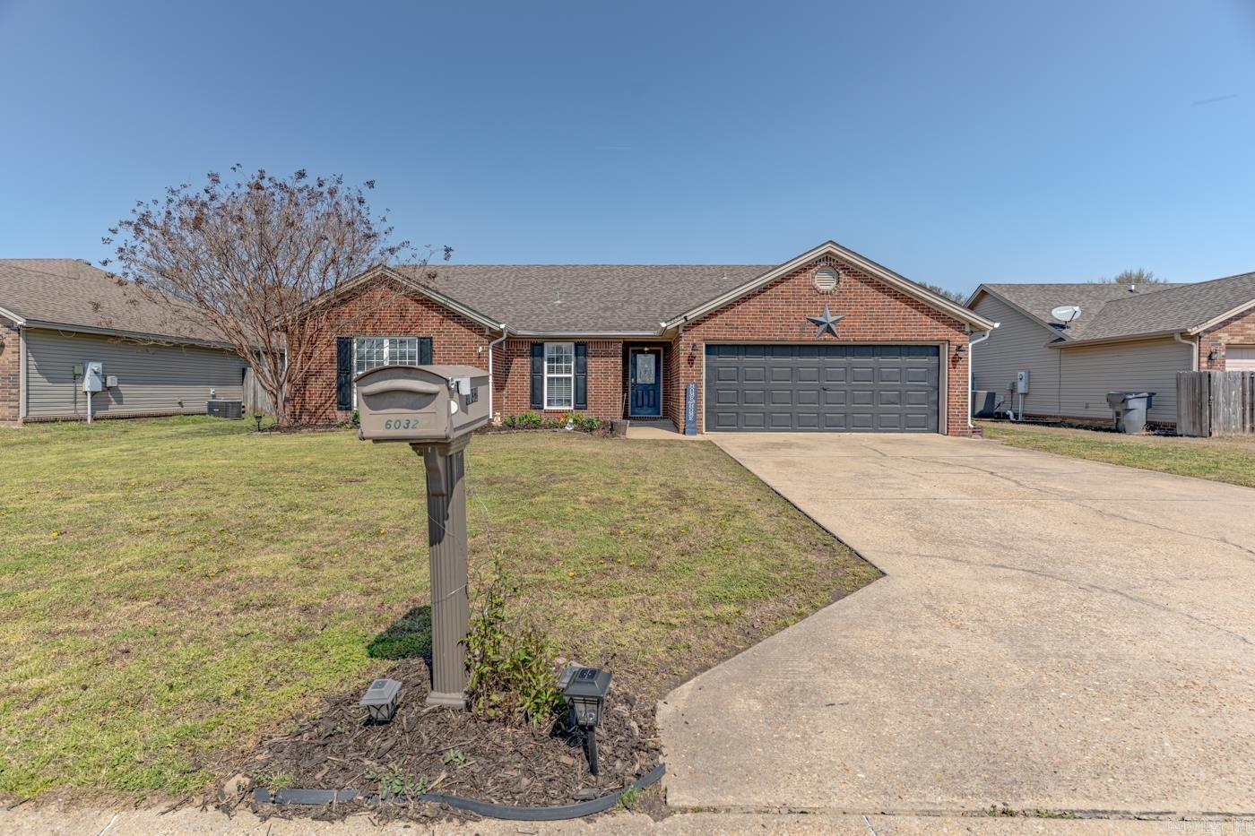 6032 Whitecliff Dr  Jonesboro, AR