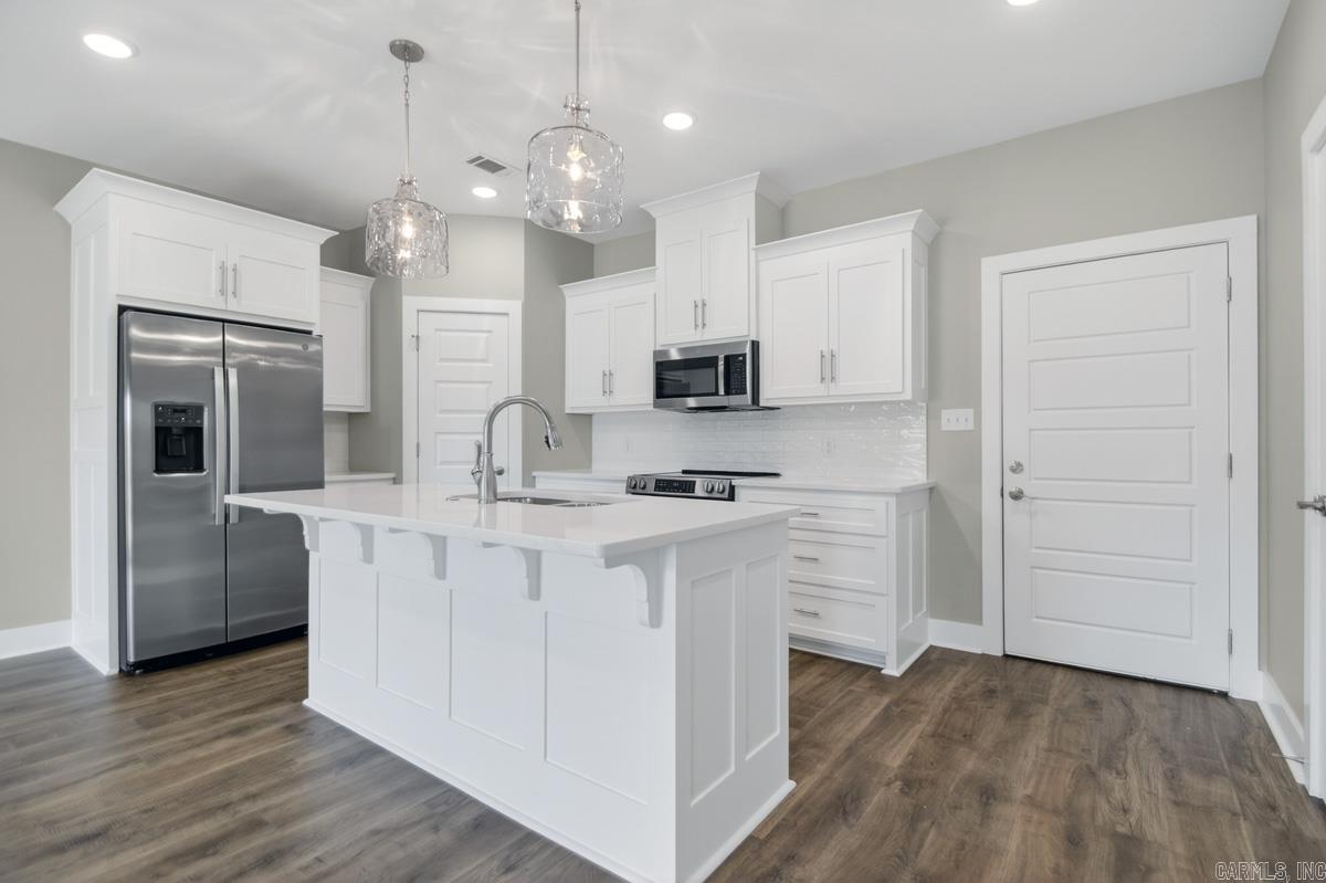 225 Country Club Parkway  Maumelle, AR