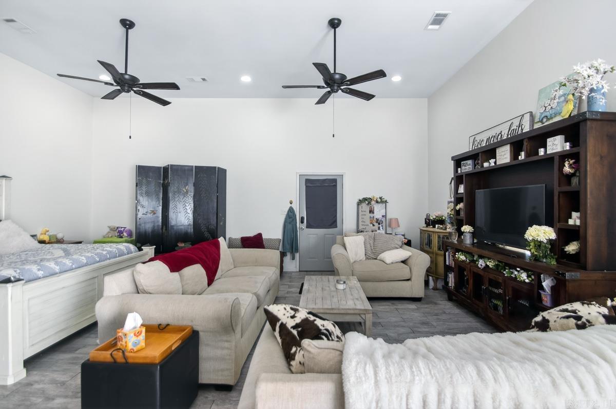 4397 GABBY  Benton, AR