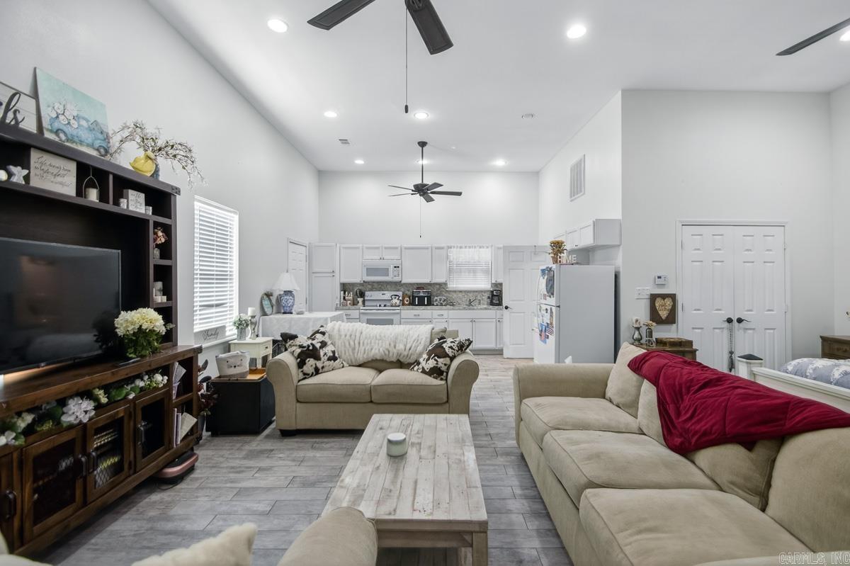 4397 GABBY  Benton, AR