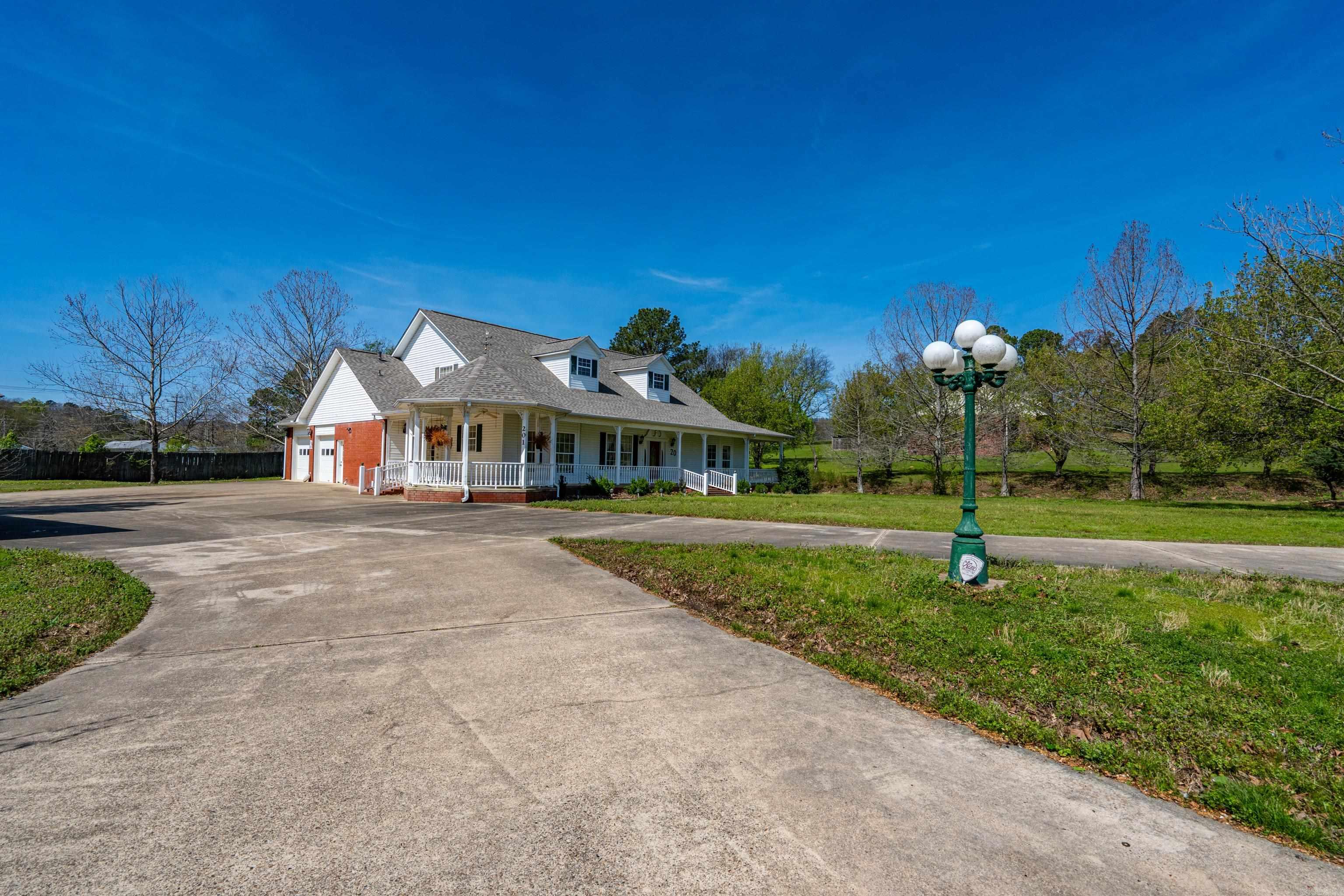 201 Green Willow  Hot Springs, AR