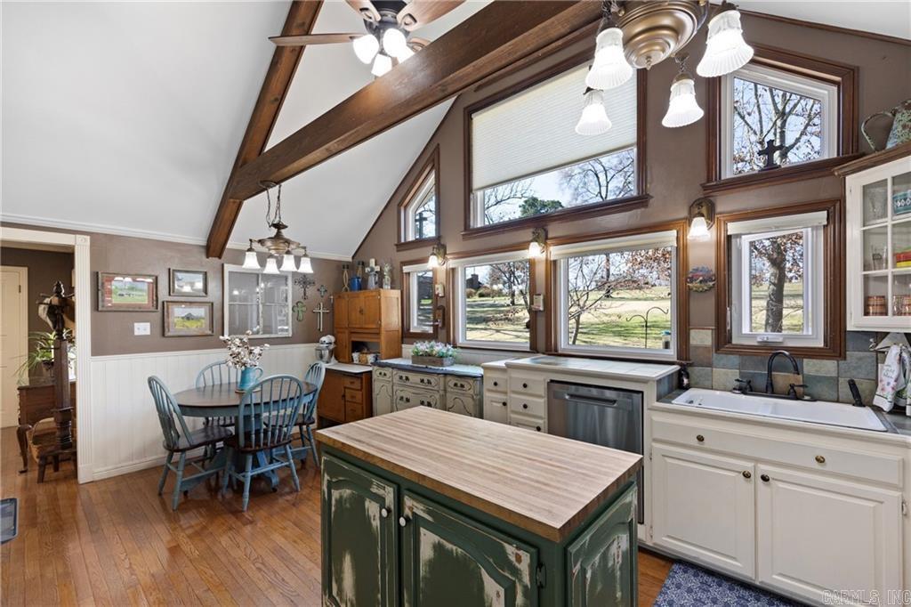 210 Hilltop  Russellville, AR