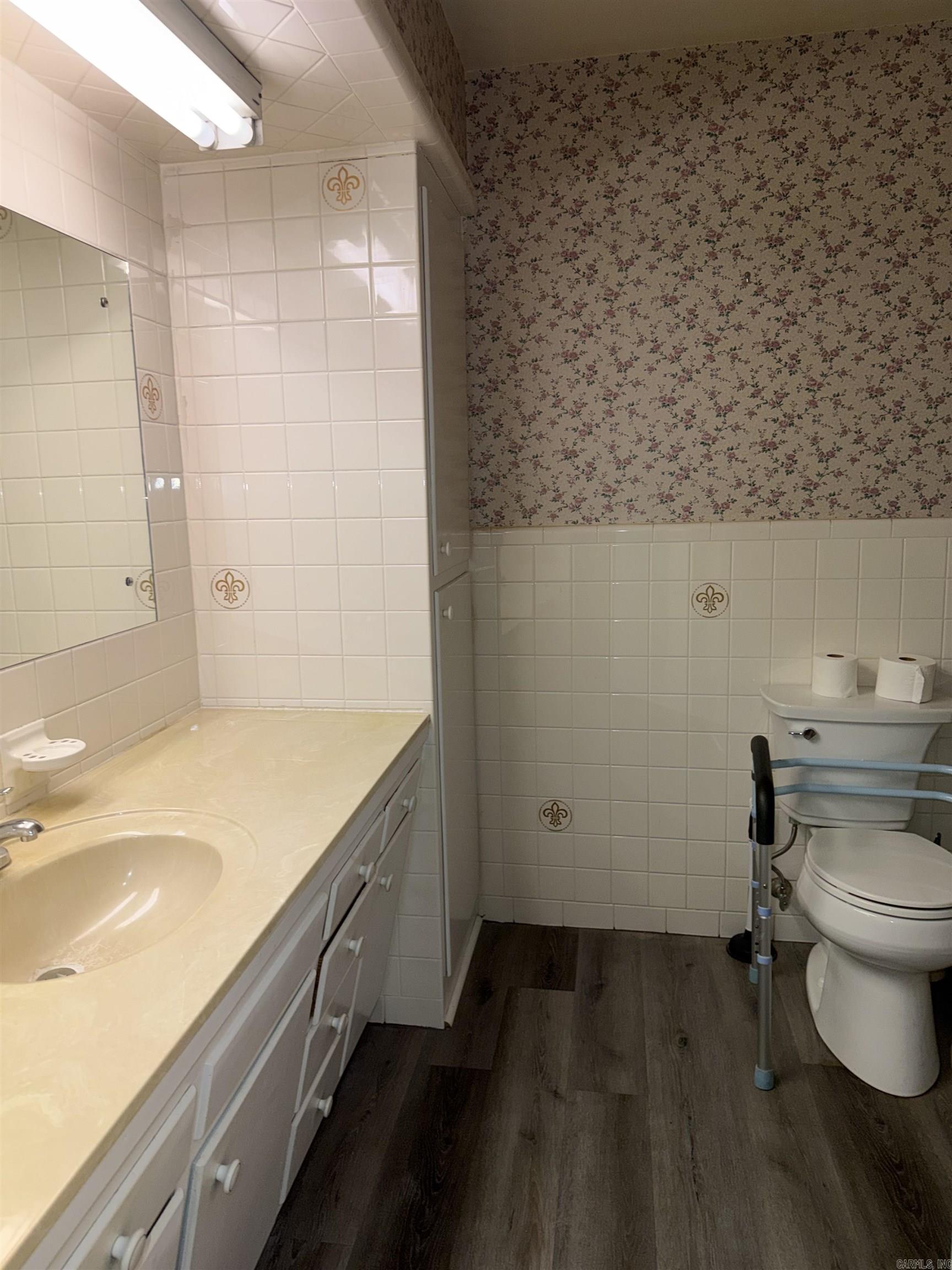 1806 W Arch  Searcy, AR