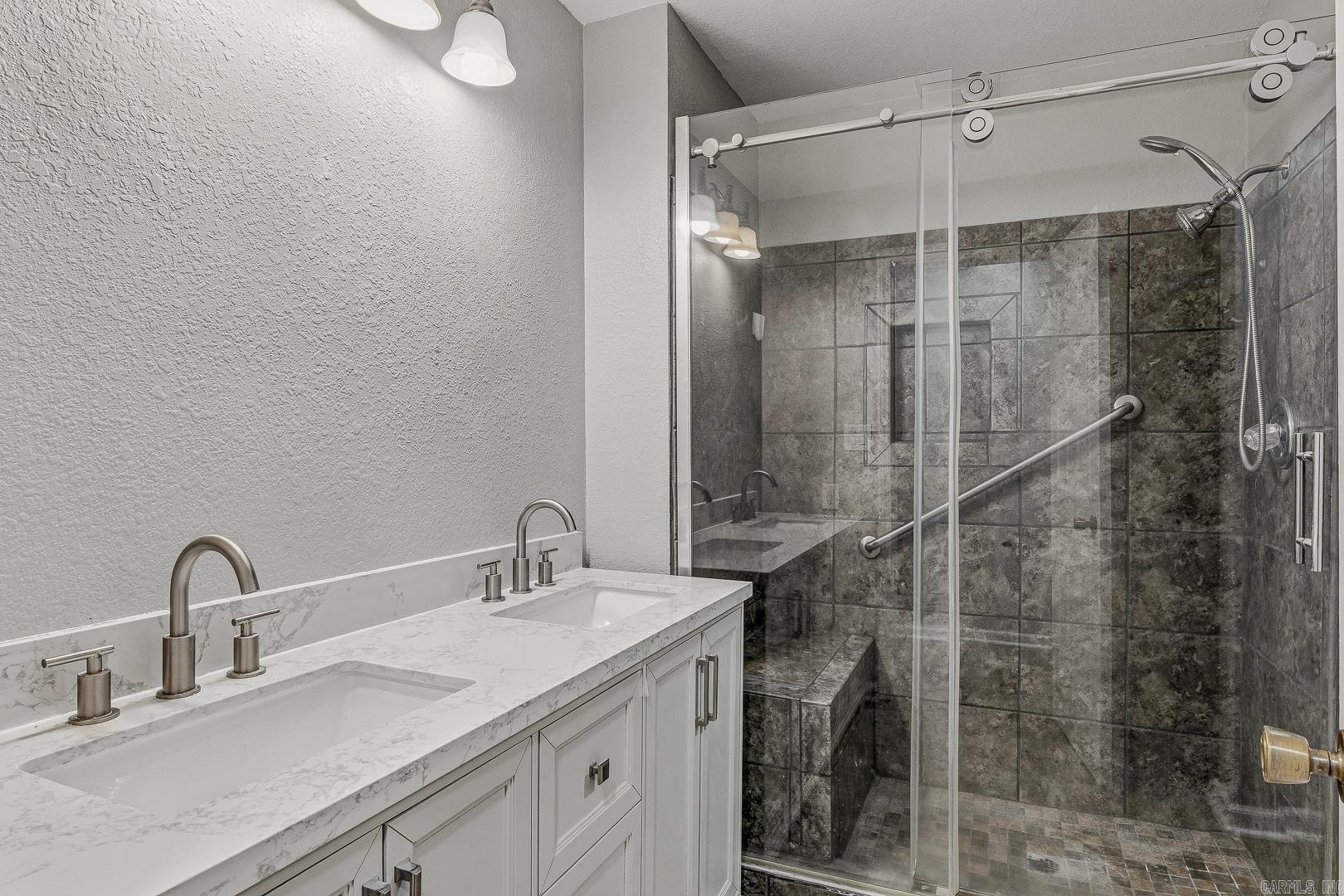 1006 Roselee  Paragould, AR