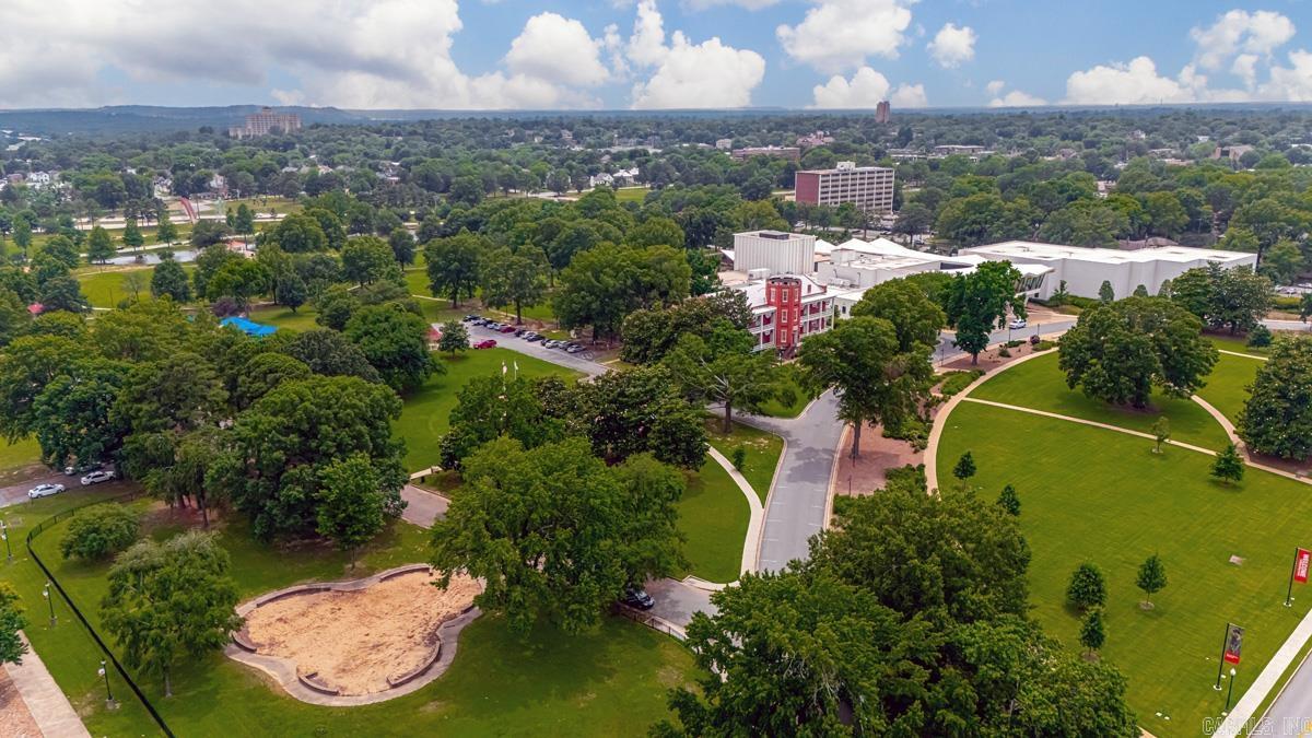 700 E 9th unit 7M  Little Rock, AR