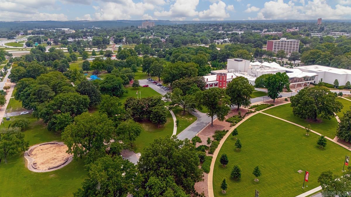 700 E 9th unit 7M  Little Rock, AR