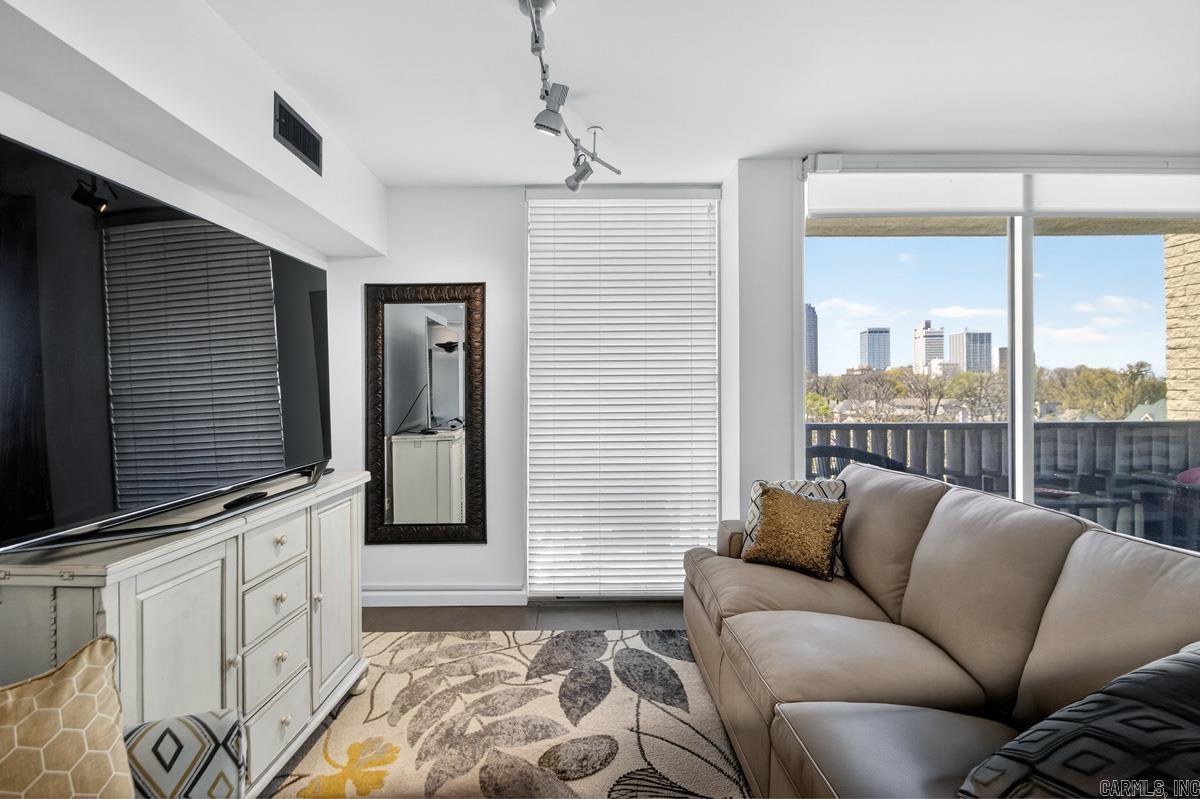 700 E 9th unit 7M  Little Rock, AR