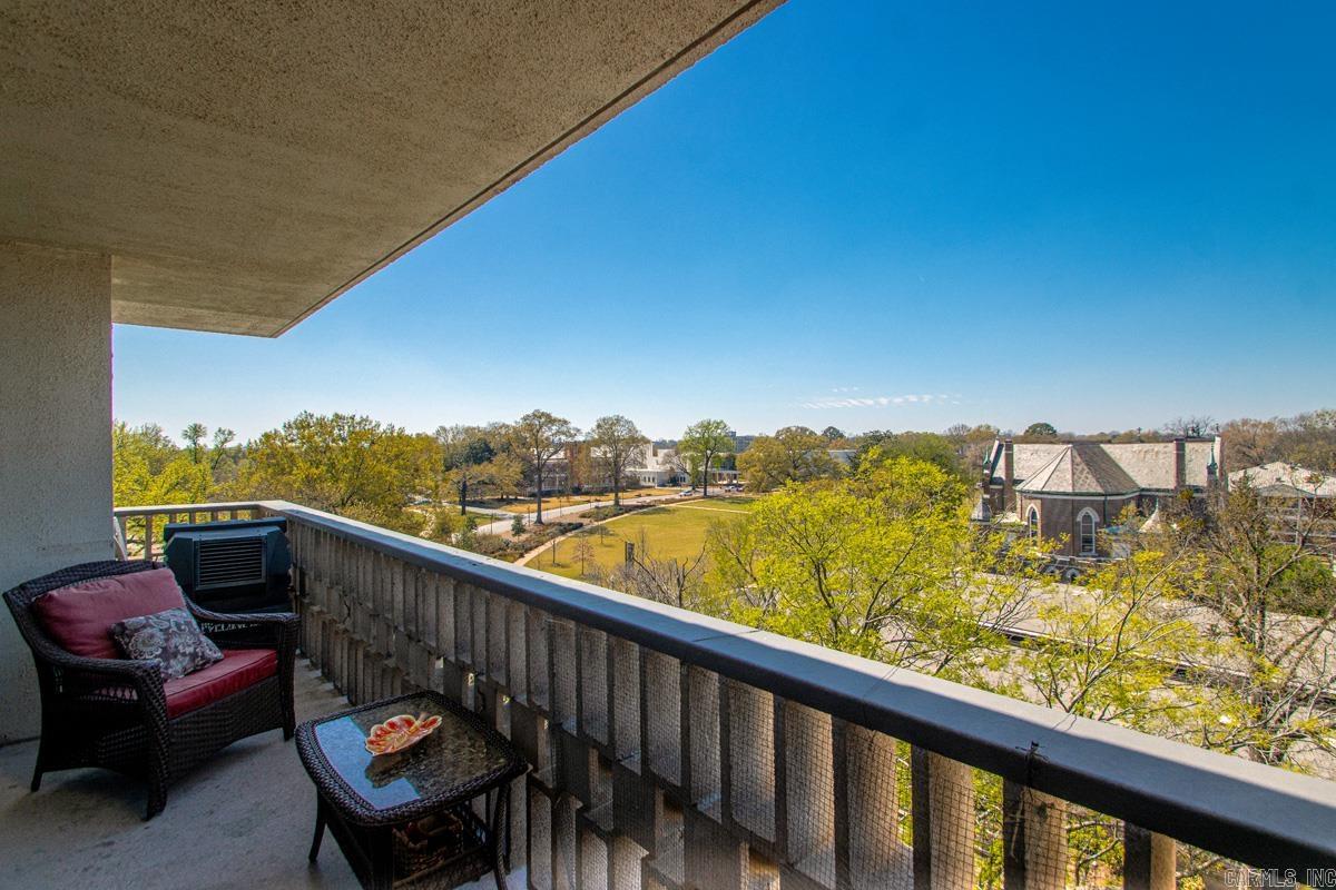 700 E 9th unit 7M  Little Rock, AR