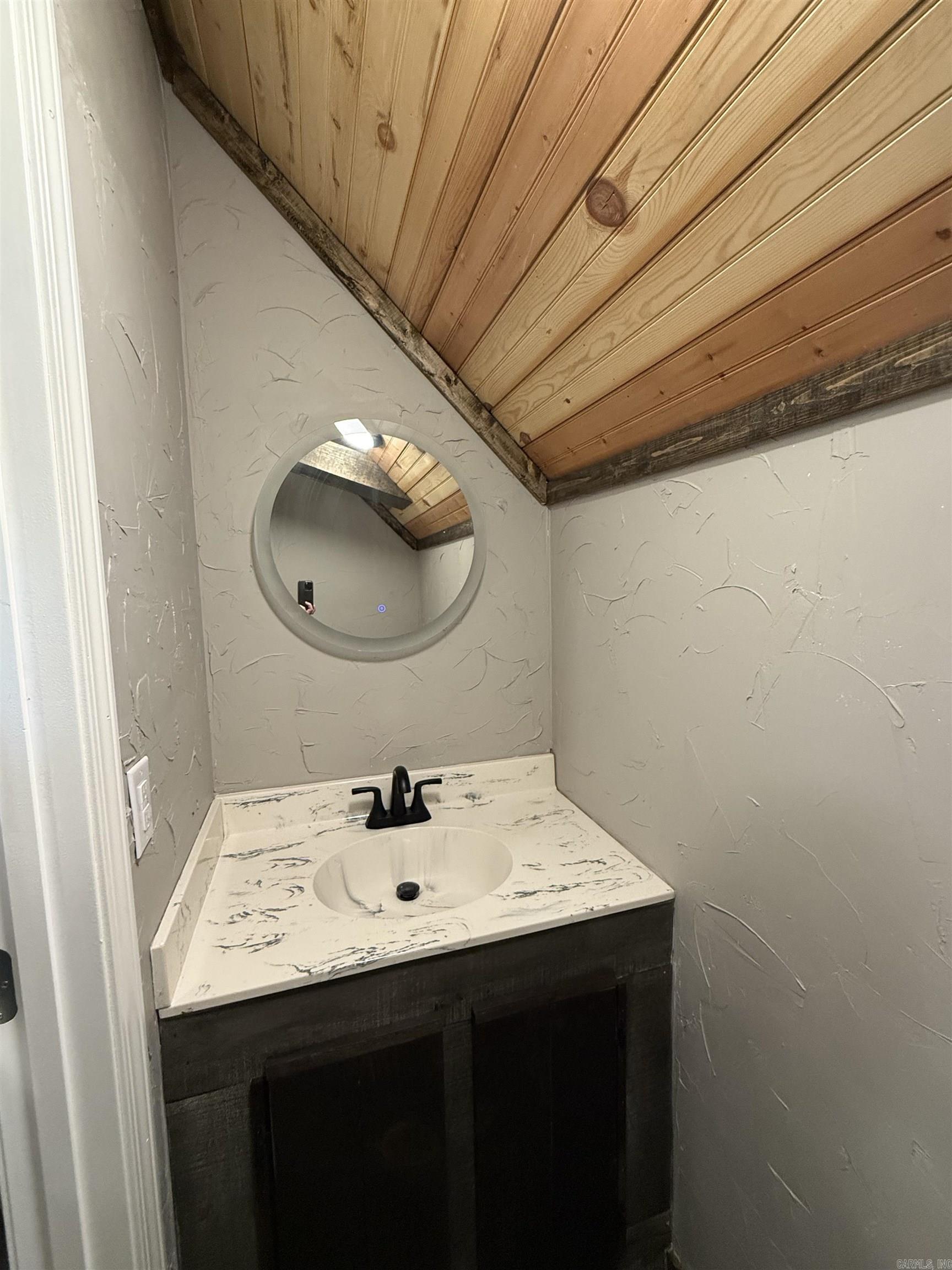 1198 N Evergreen  Bauxite, AR