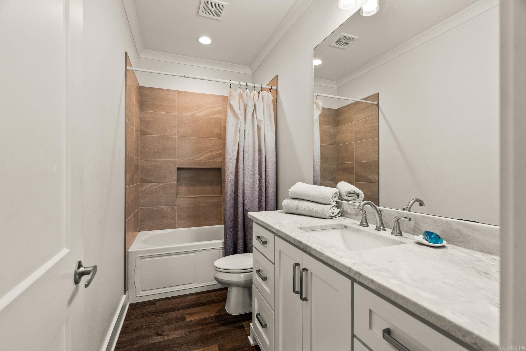 1 Quartz  Little Rock, AR