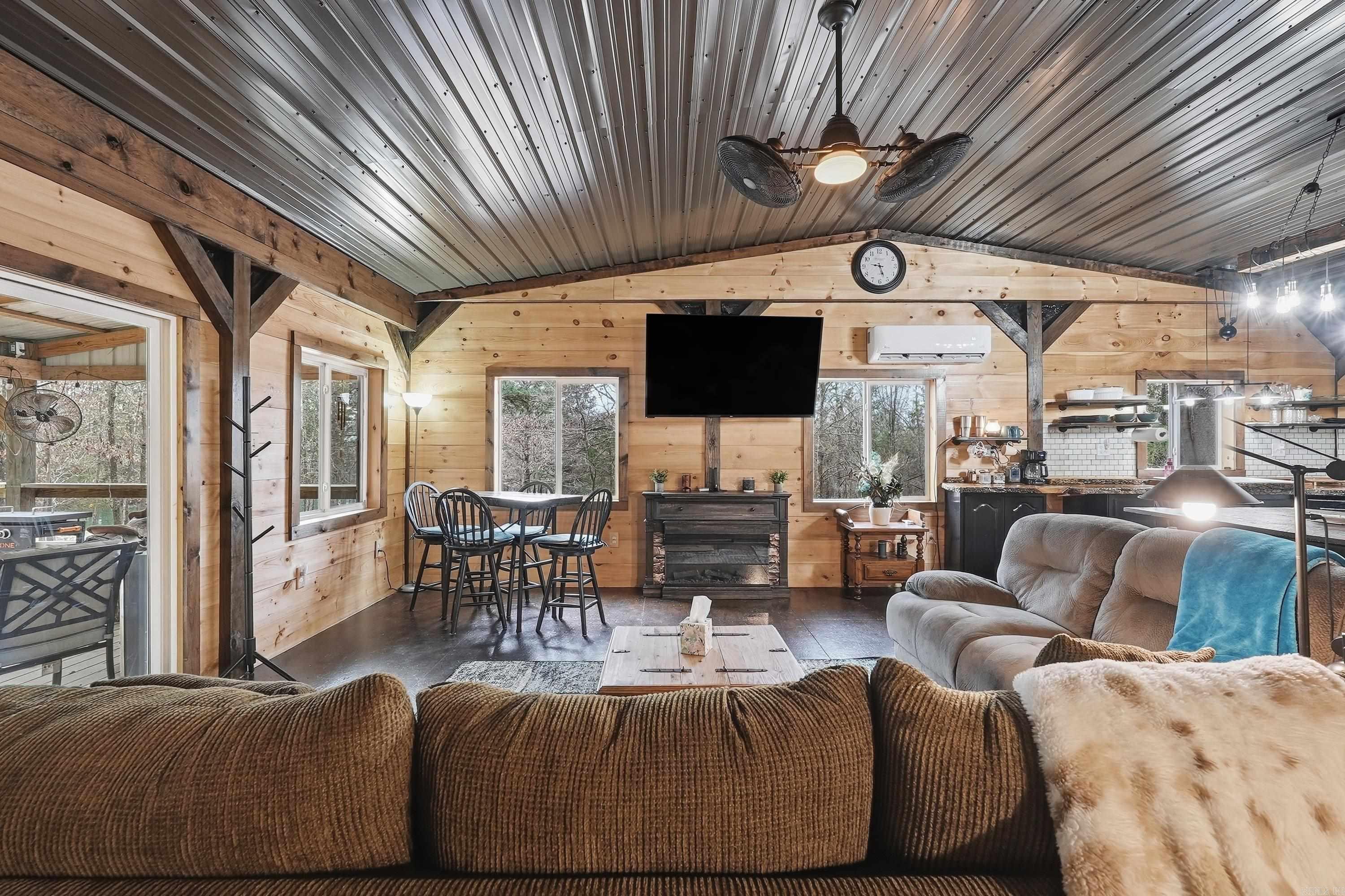 2605 Silver Ridge Rd.  Drasco, AR