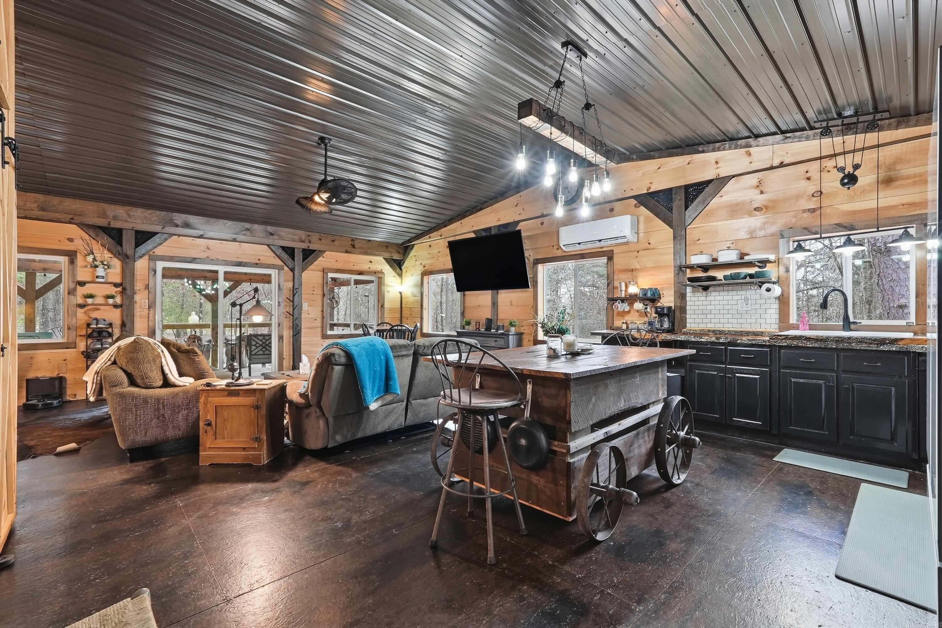 2605 Silver Ridge Rd.  Drasco, AR