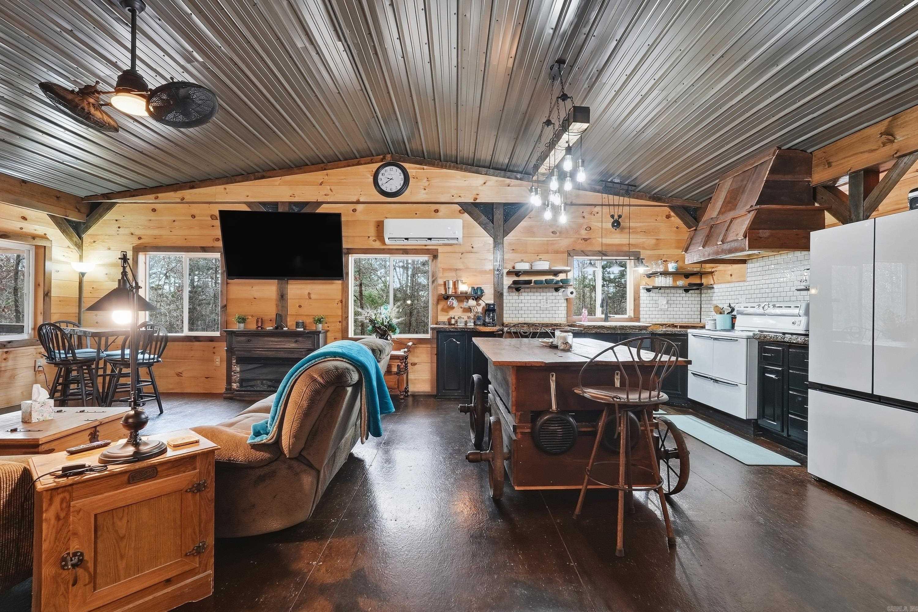 2605 Silver Ridge Rd.  Drasco, AR