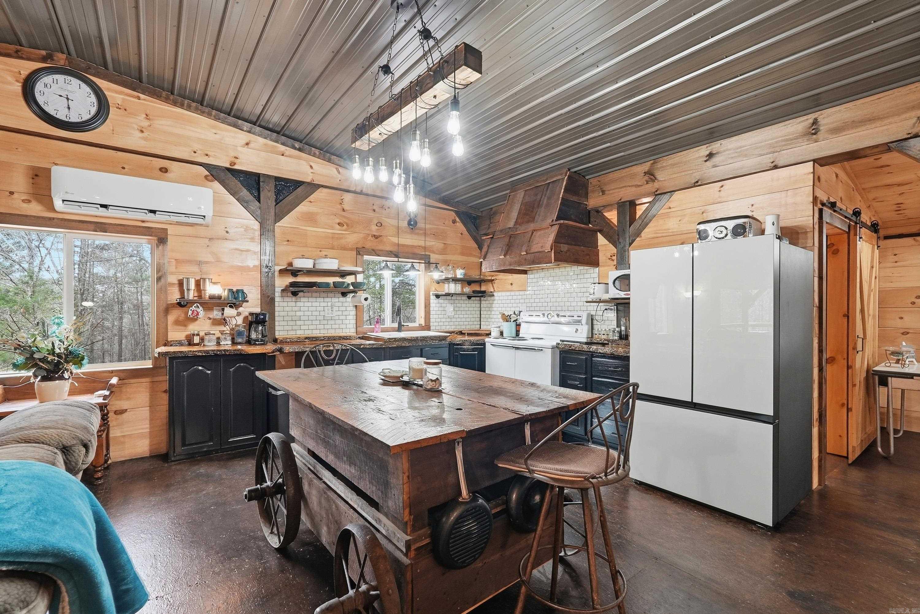 2605 Silver Ridge Rd.  Drasco, AR